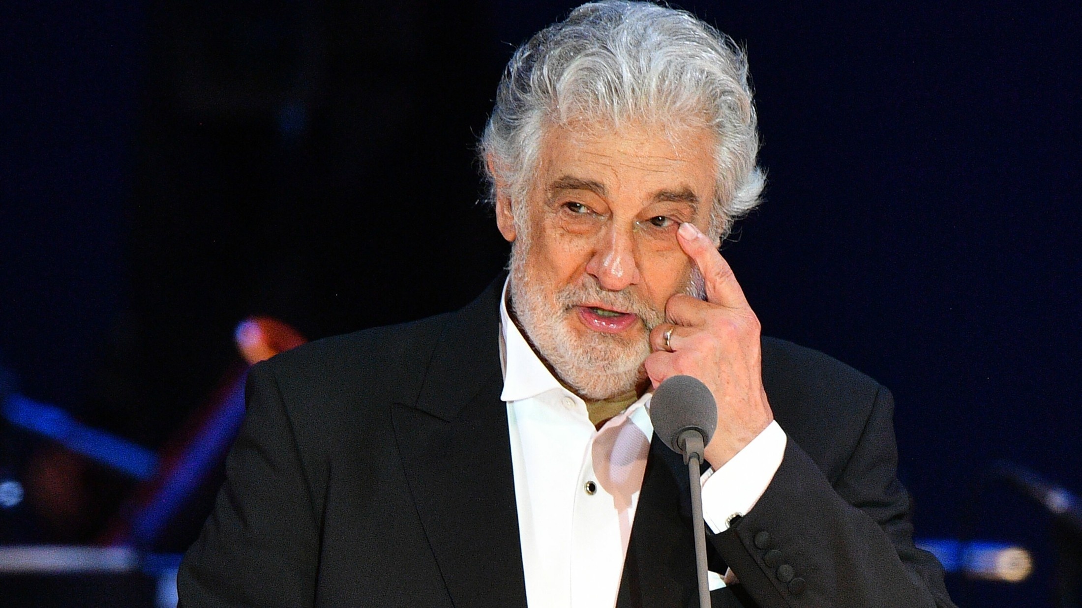 Placido Domingo, Self-isolation, COVID-19 positive, Operatic legend, 2200x1240 HD Desktop