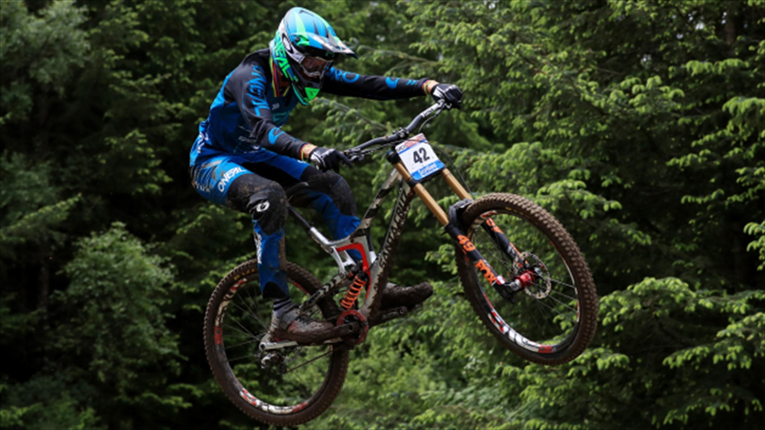 Greg Minnaar, Seventh UCI title, Downhill mountain bike, Eurosport, 2560x1440 HD Desktop