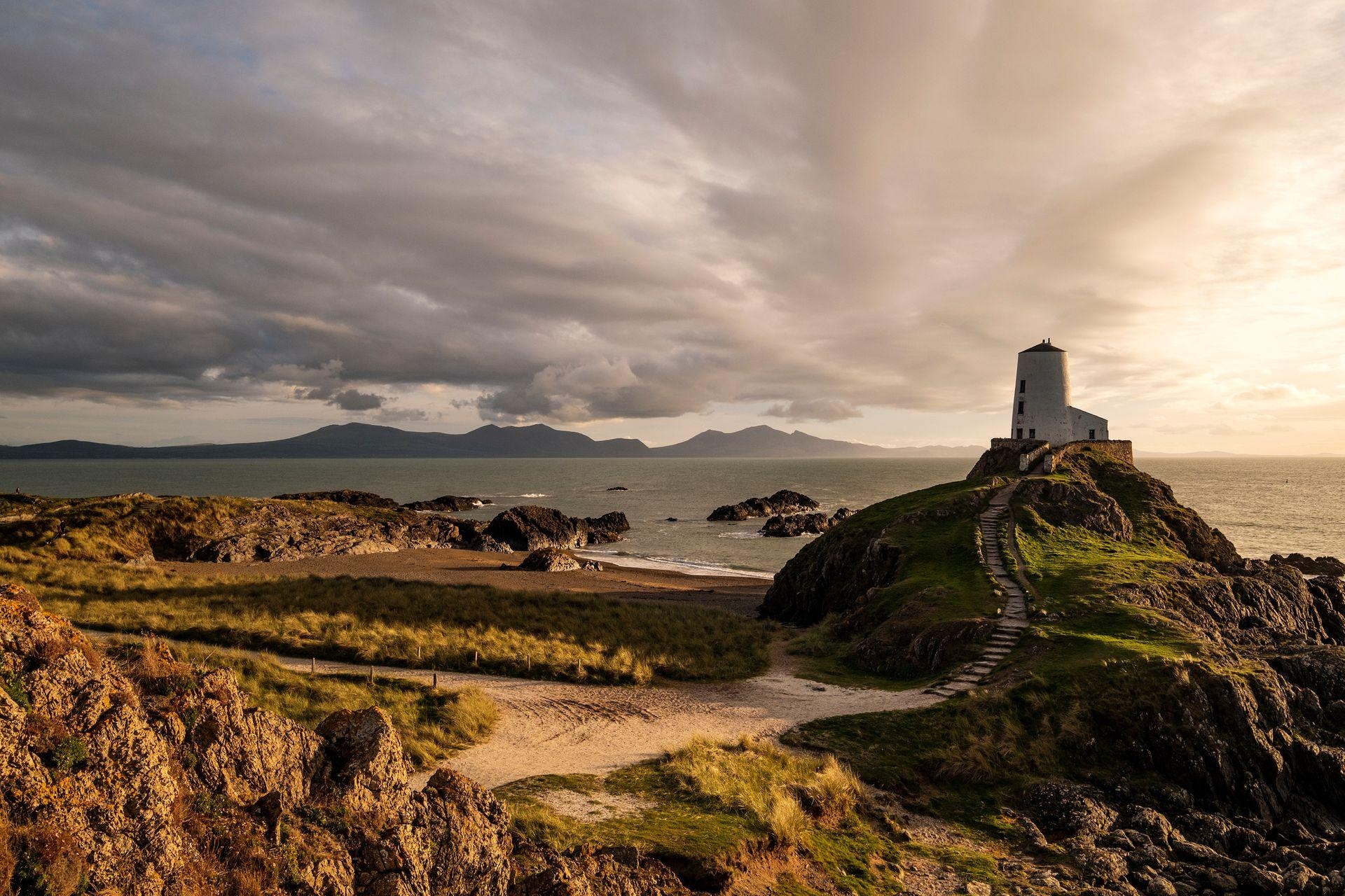 Welsh weather, Meteorological updates, Climate conditions, Weather forecast, 1920x1280 HD Desktop