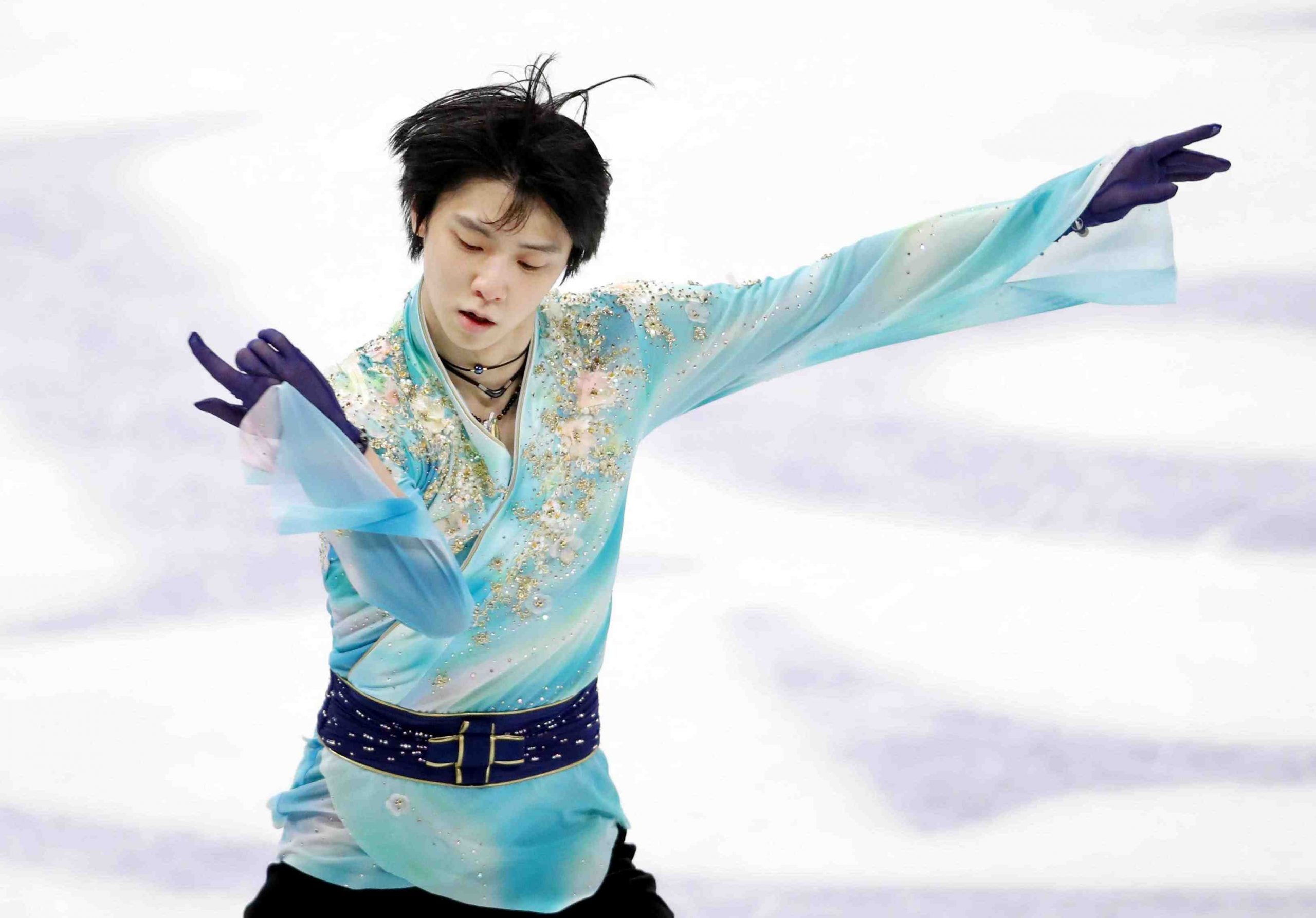 Yuzuru Hanyu, Right ankle injury, Missed NHK Trophy, Setback in Japan, 2560x1790 HD Desktop