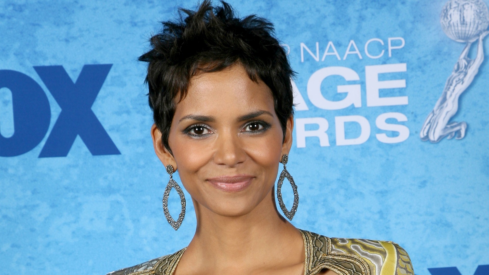 NAACP Image Awards 2011, Halle Berry Wallpaper, 1920x1080 Full HD Desktop