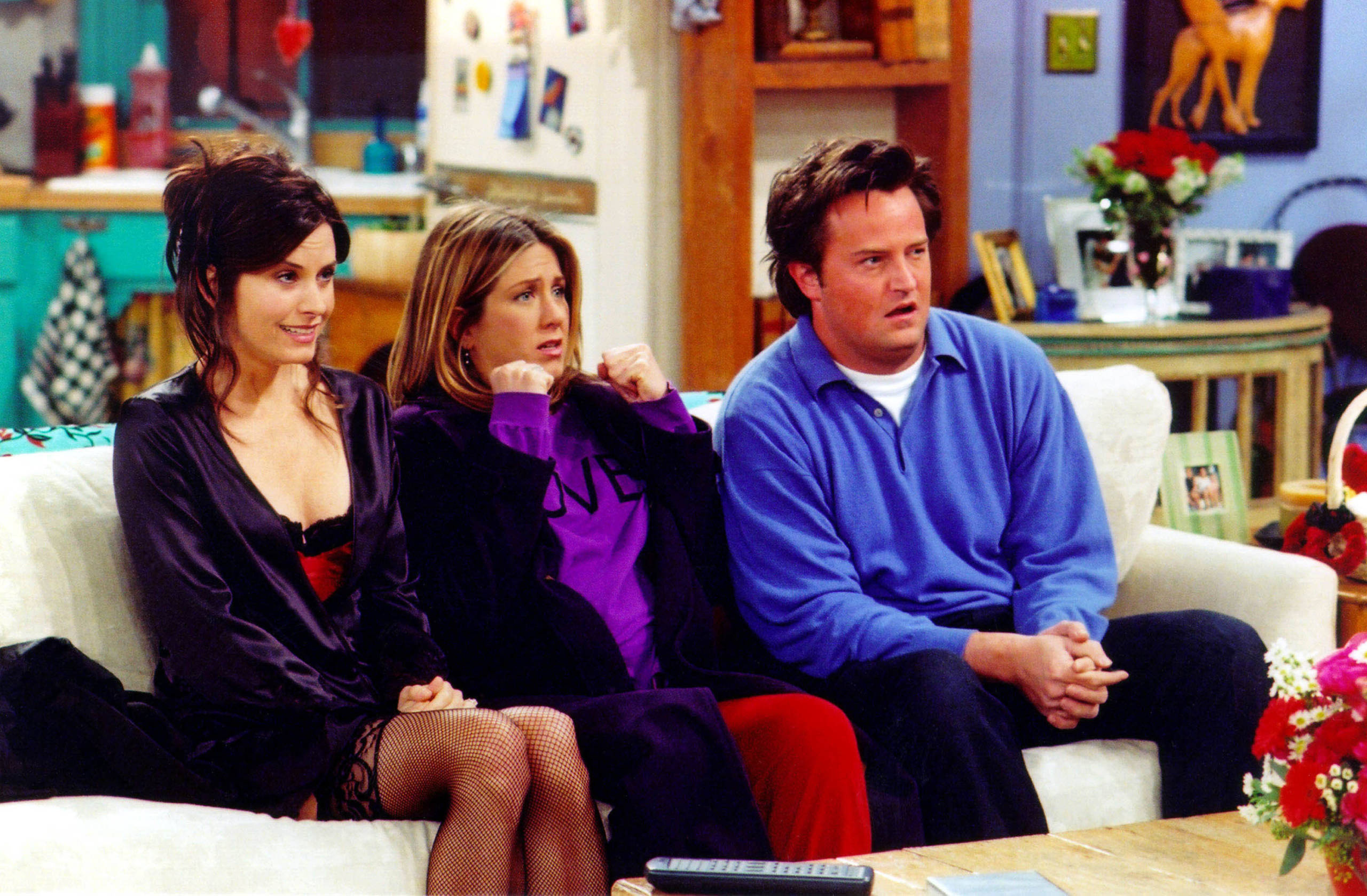 Matthew Perry's Instagram, Matthew Perry's followers explosion, 2560x1680 HD Desktop