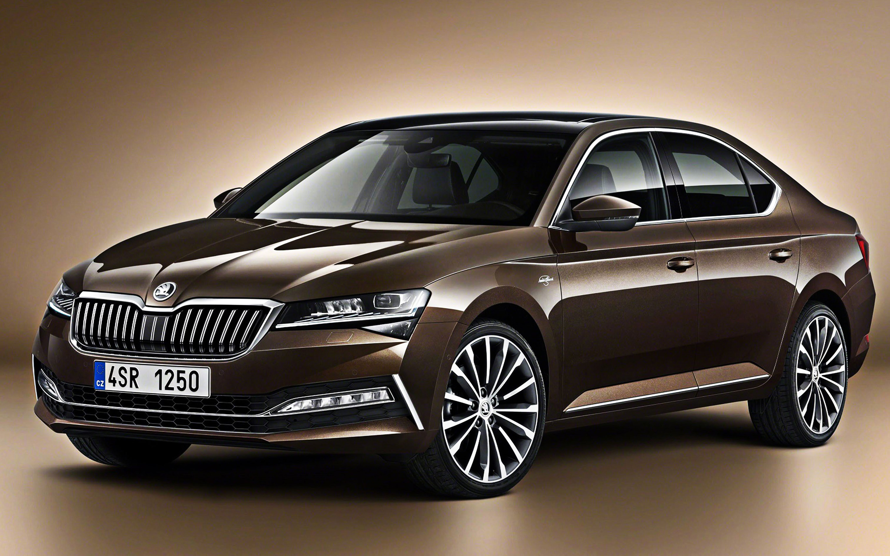 Skoda Superb, New brown Superb, High-quality HD pictures, Czech car, 2880x1800 HD Desktop