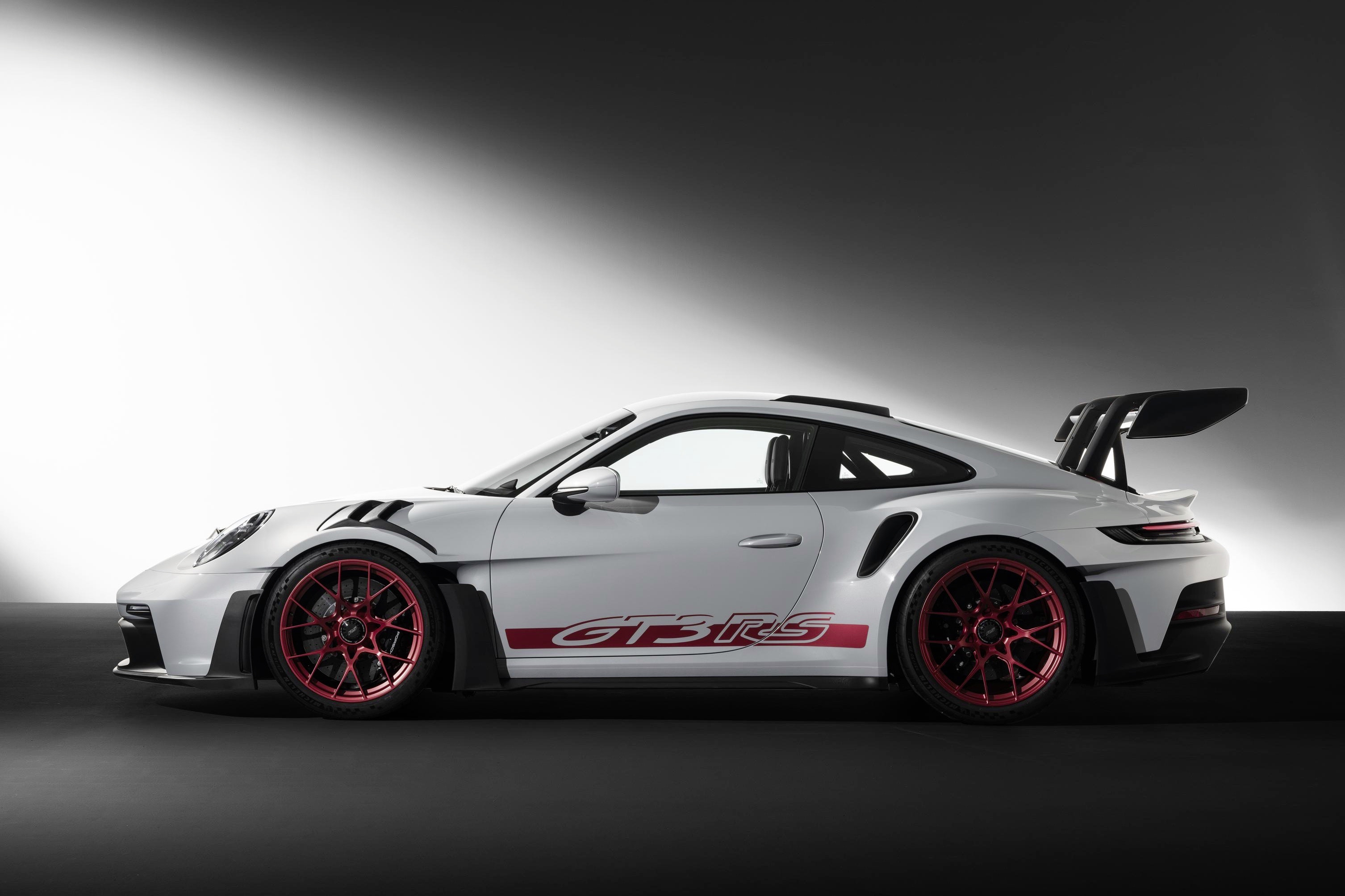 2022 Model, Porsche 911 GT3 RS Wallpaper, 3020x2010 HD Desktop