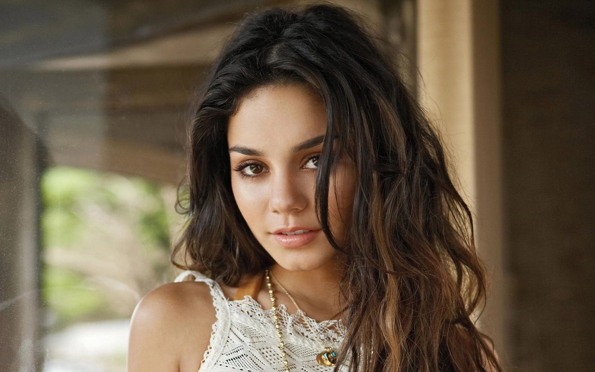 Vanessa Hudgens, Movie star, Iconic actress, Hollywood glamour, 1920x1200 HD Desktop