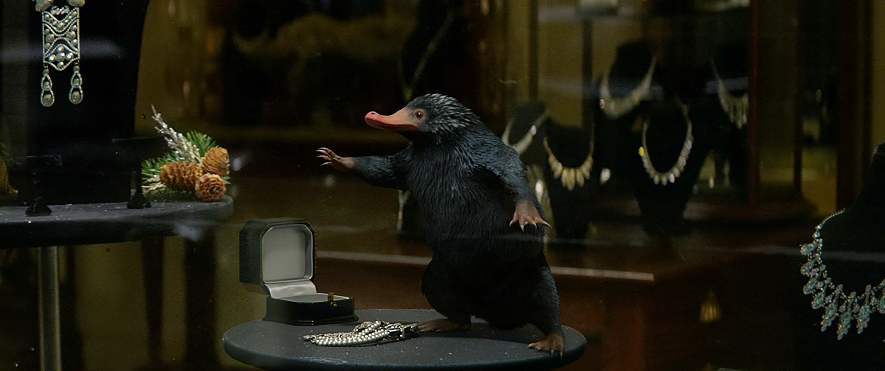 Niffler, Fantastic Beasts, Baby Nifflers, Grindelwald, 2870x1200 Dual Screen Desktop