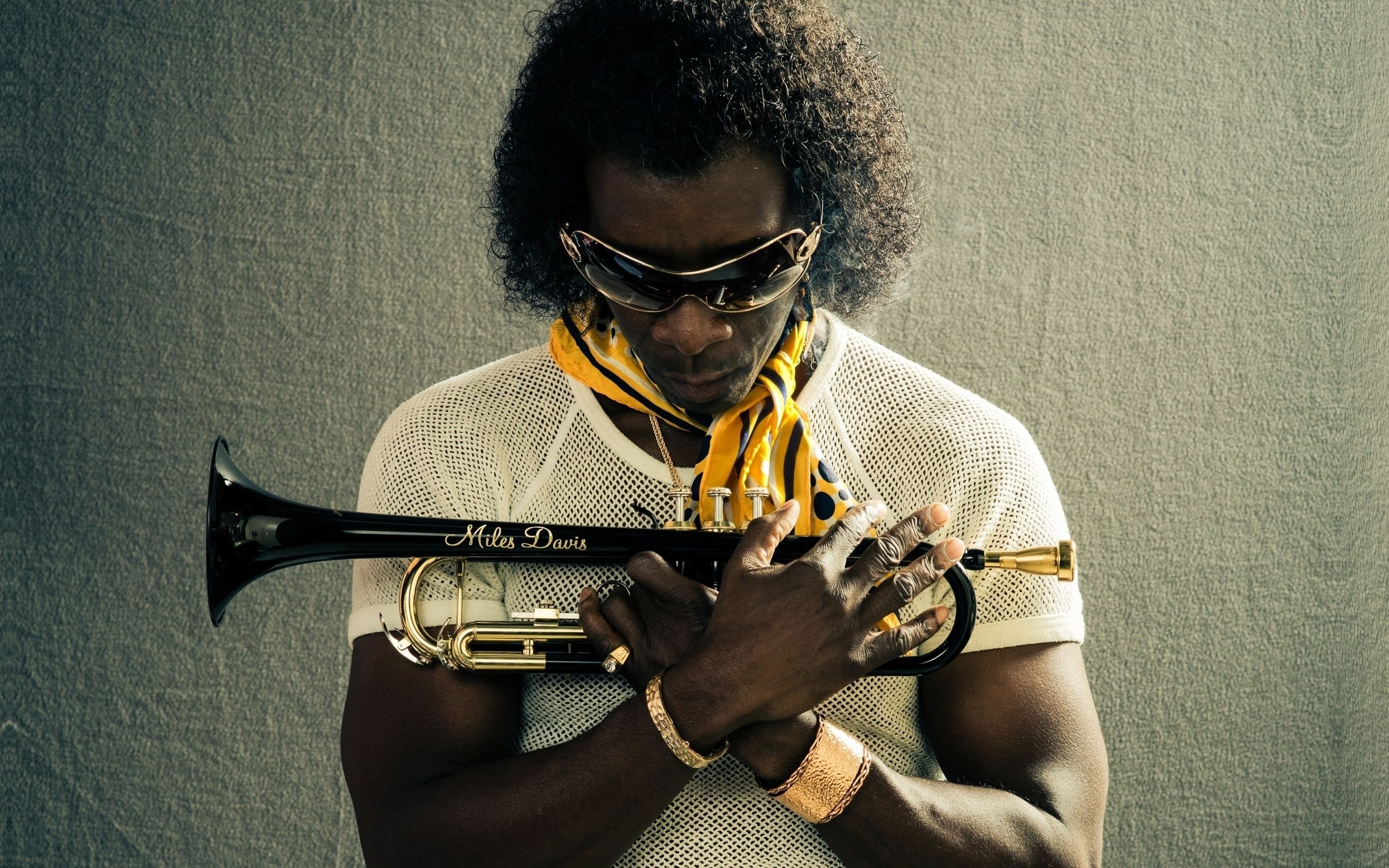 Trumpet player, Don Cheadle, Miles Ahead, Drama, 2880x1800 HD Desktop