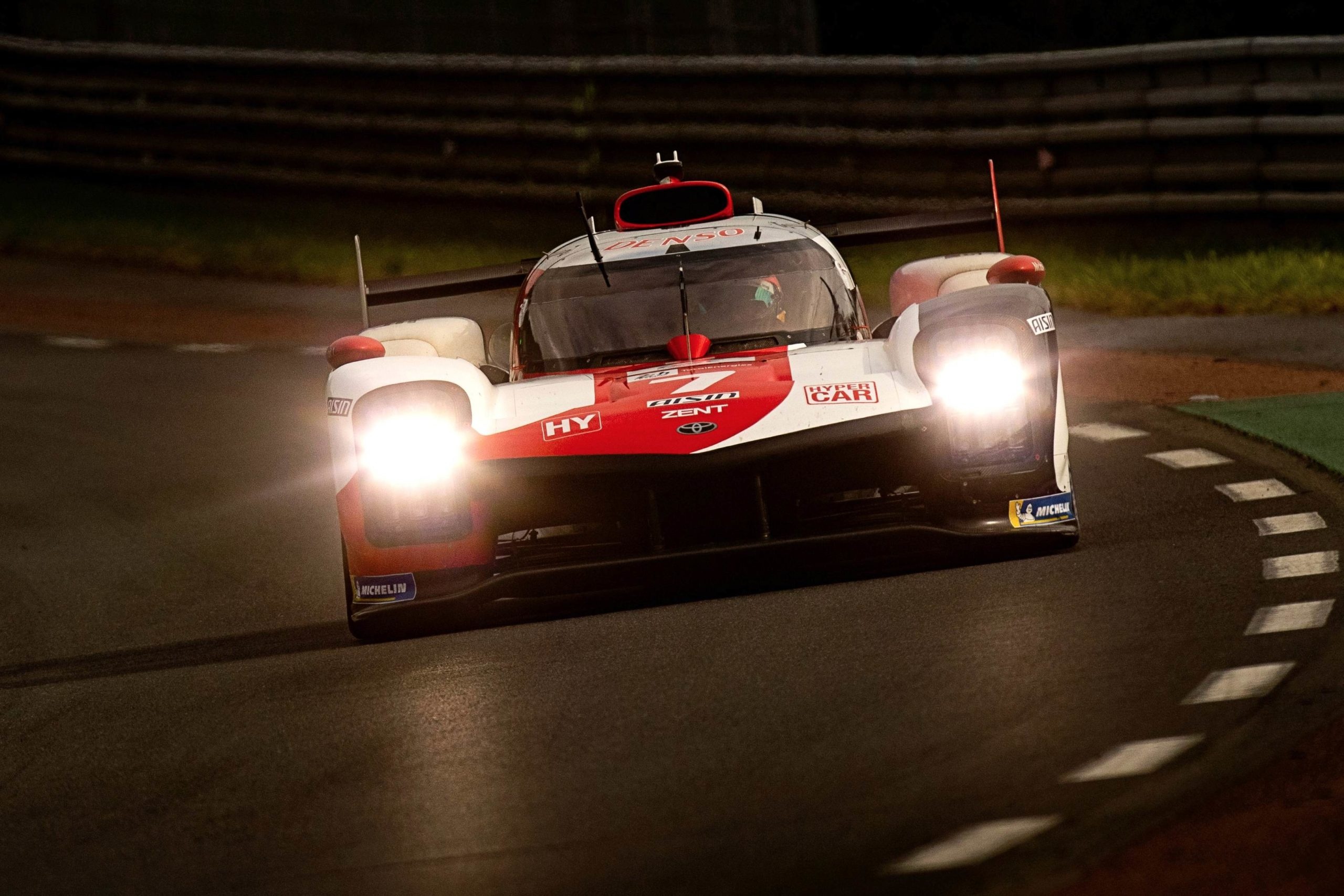 Le Mans (Sports), 24h in Le Mans, Toyota's misfortune, Unlucky race, 2560x1710 HD Desktop