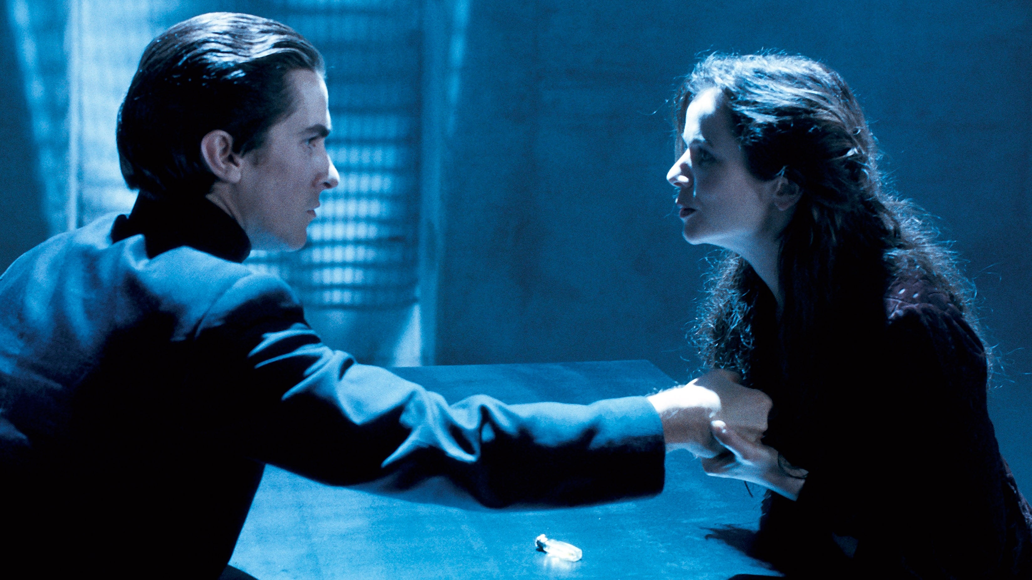 Equilibrium spielfilme, Dystopische Welt, Christian Bale, Spannender Actionfilm, 3300x1860 HD Desktop