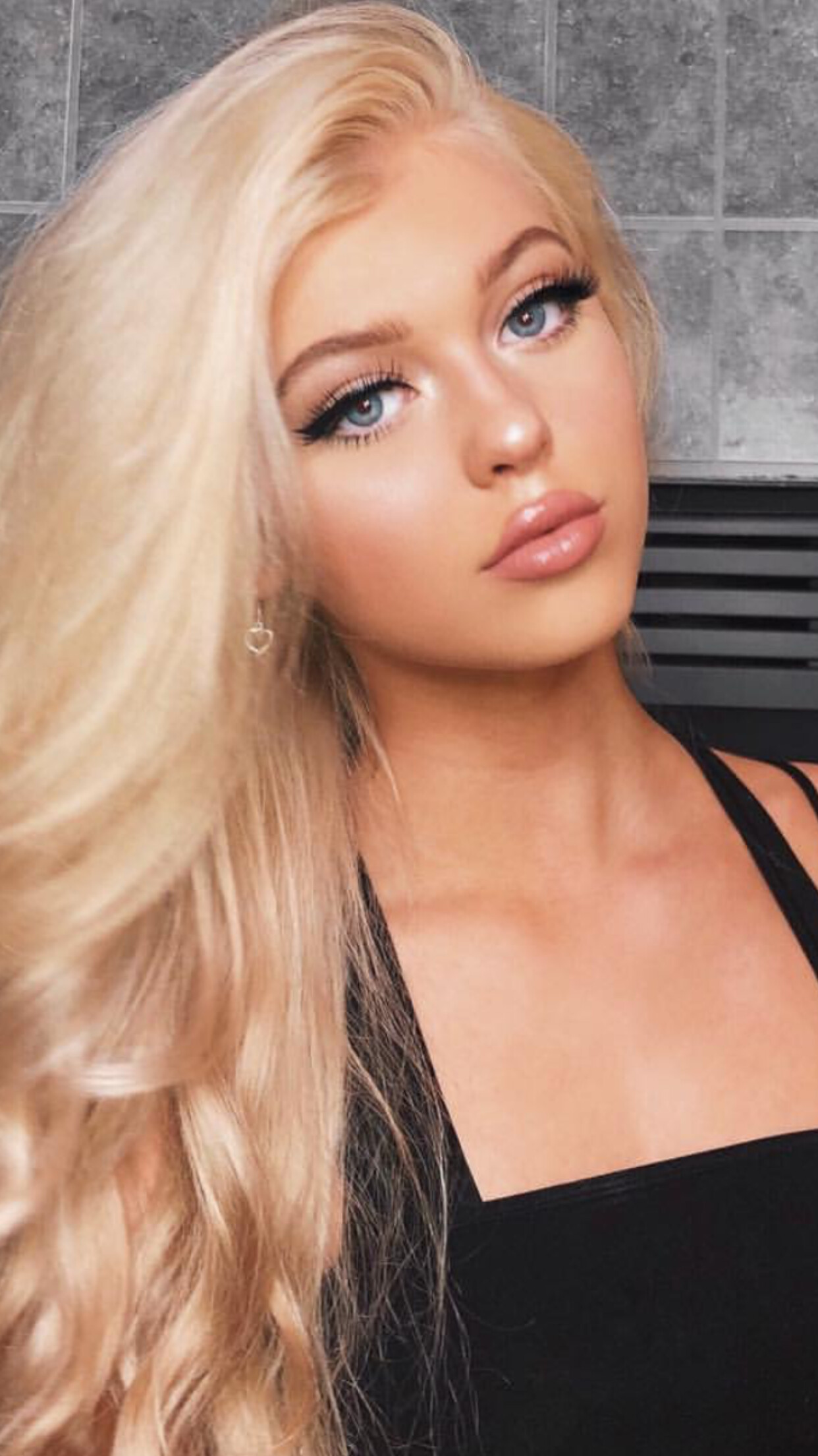 Loren Gray, Long blonde hair, Grey makeup, Natural beauty, 1250x2210 HD Phone