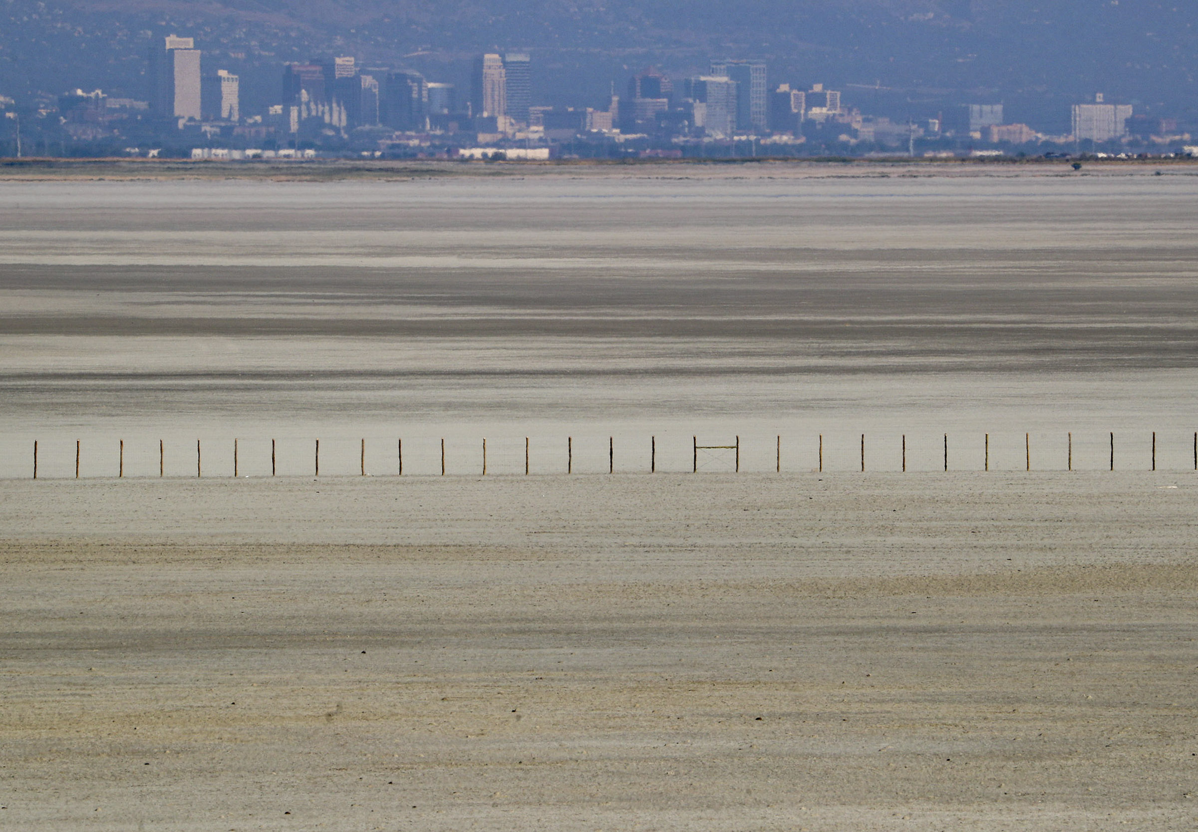 Drought's impact, Mediocre state, Great Salt Lake, Environmental challenge, 2400x1670 HD Desktop