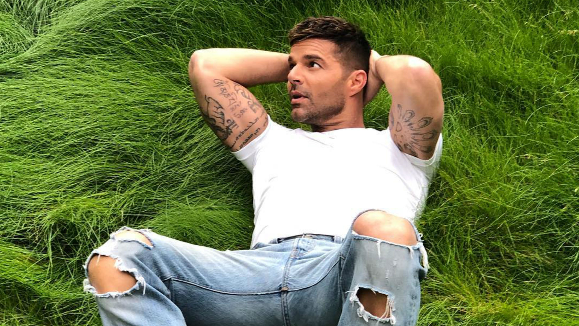 Ricky Martin, Spectacular physique, Breathtaking photo, Admire the beauty, 1920x1080 Full HD Desktop