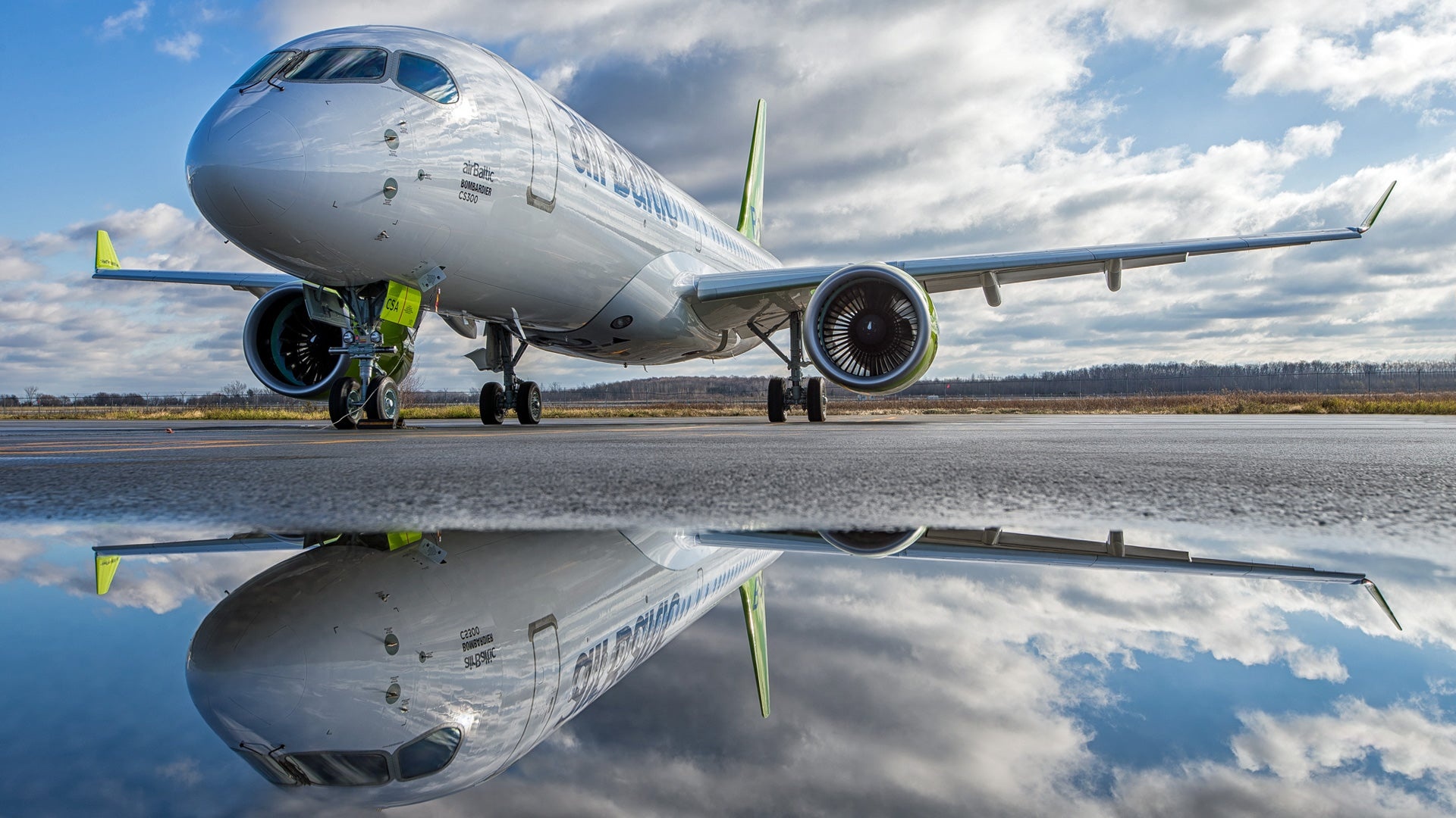 Bombardier CS300, C Series jets, Landing in Geneva, NZZ, 1920x1080 Full HD Desktop