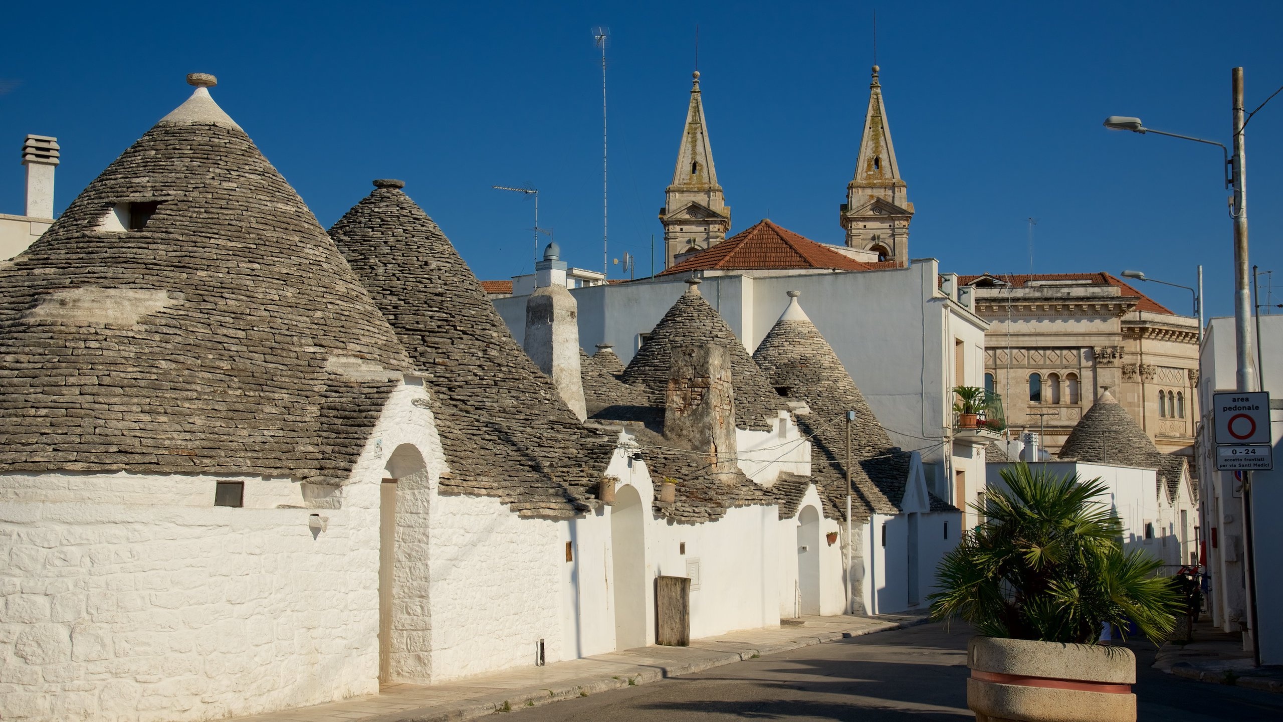 Alberobello, Travels, Ferienwohnung, Villen, 2560x1440 HD Desktop