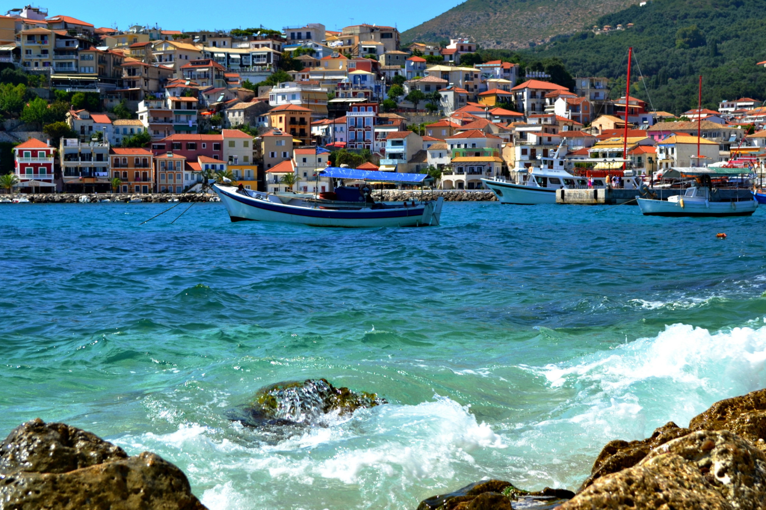 Parga, Motorboat Wallpaper, 2600x1730 HD Desktop