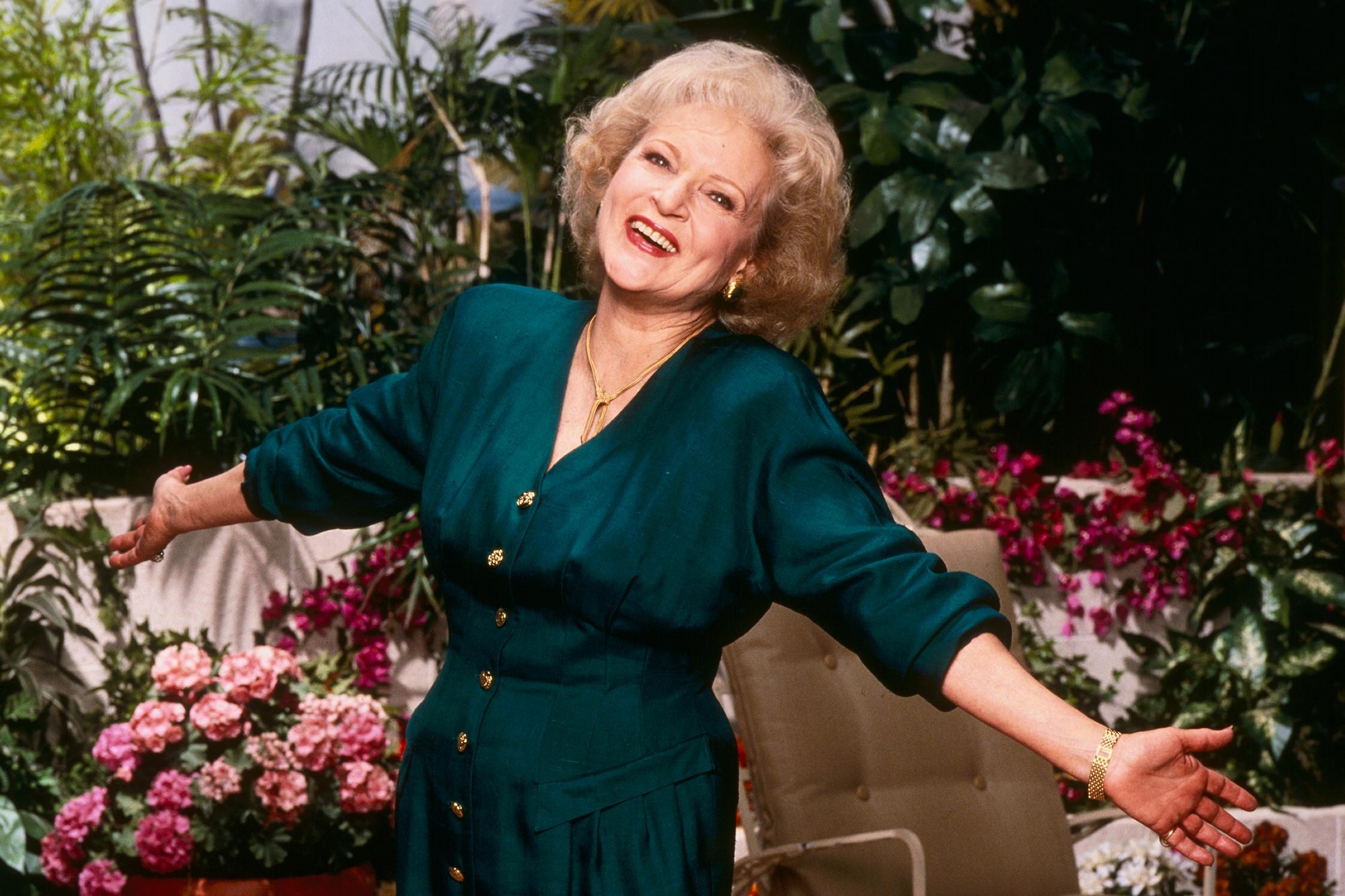 Betty White, Movies, Favorite roles, Five, 2000x1340 HD Desktop