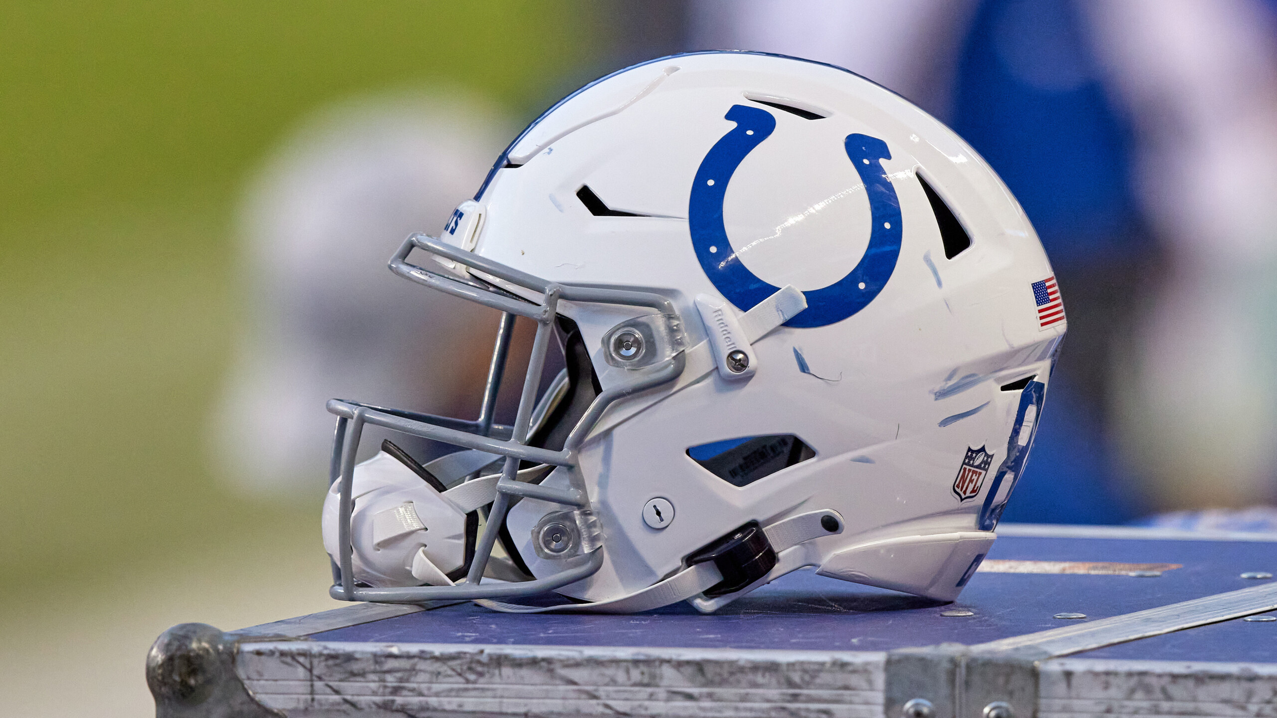 Helmet, Indianapolis Colts Wallpaper, 2560x1440 HD Desktop