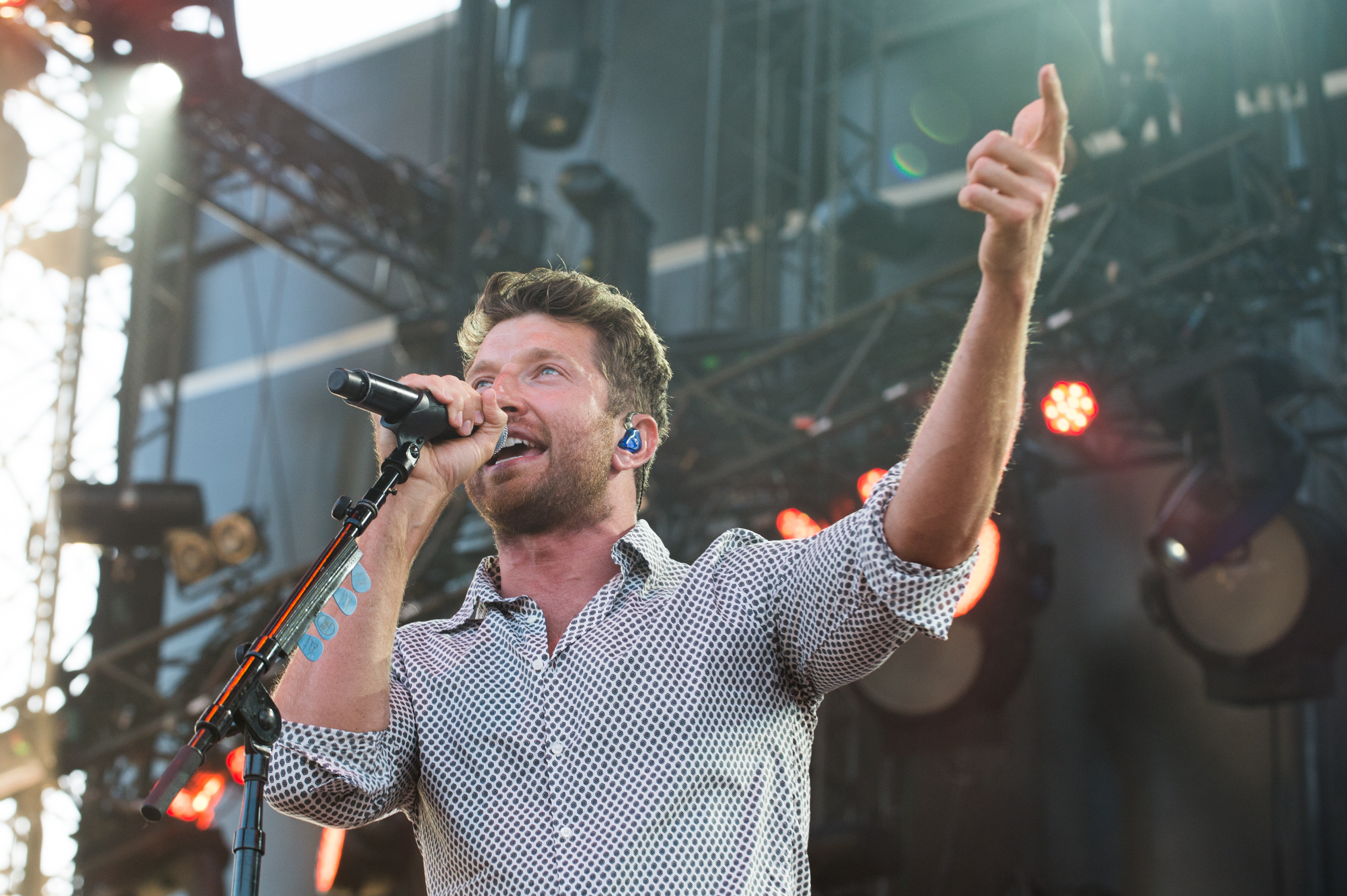 Brett Eldredge, Raucous new song, Rolling Stone, Music, 3000x2000 HD Desktop