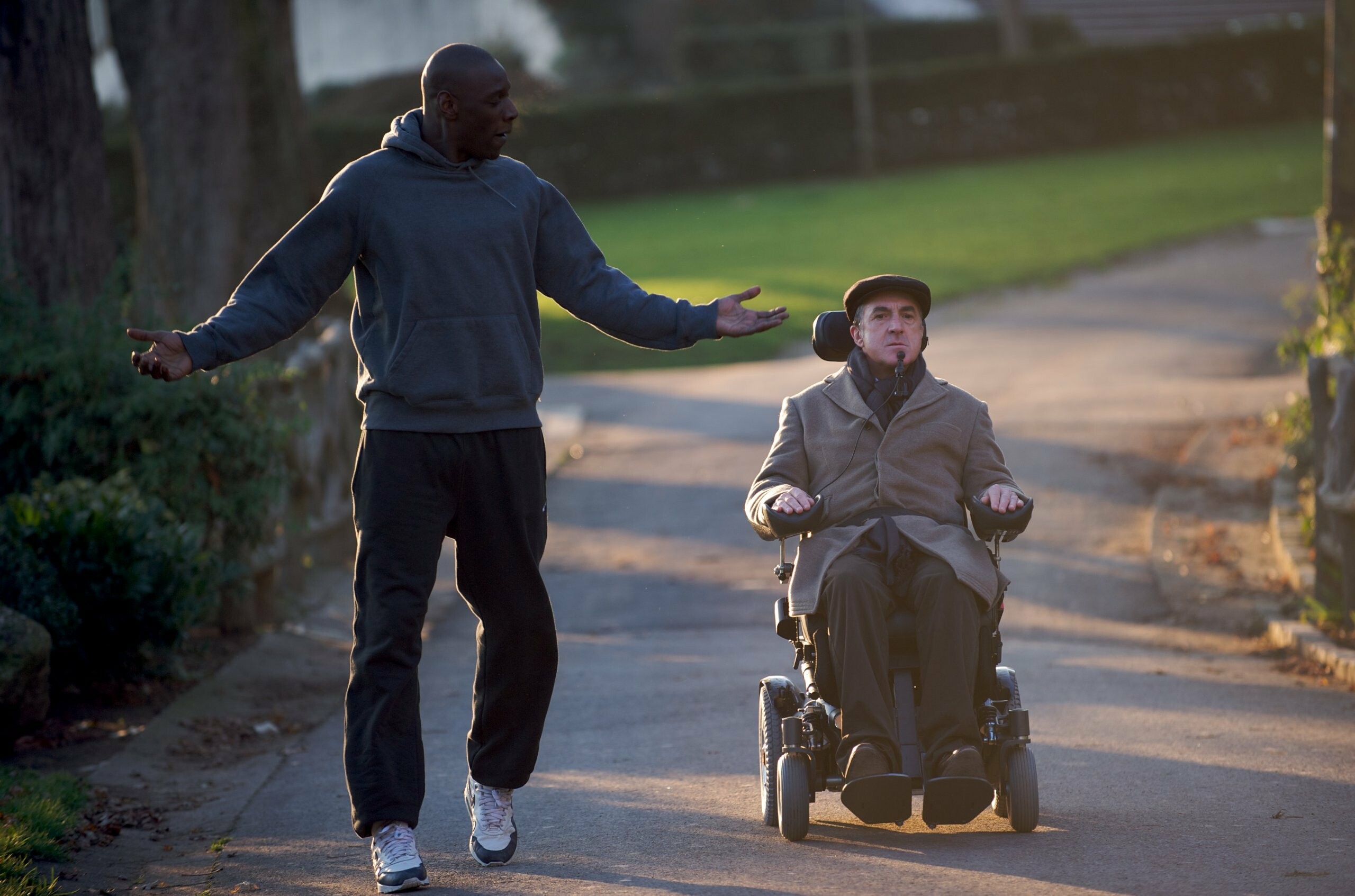 Intouchables, Heartwarming drama, Unlikely friendship, Inspiring true story, 2560x1700 HD Desktop