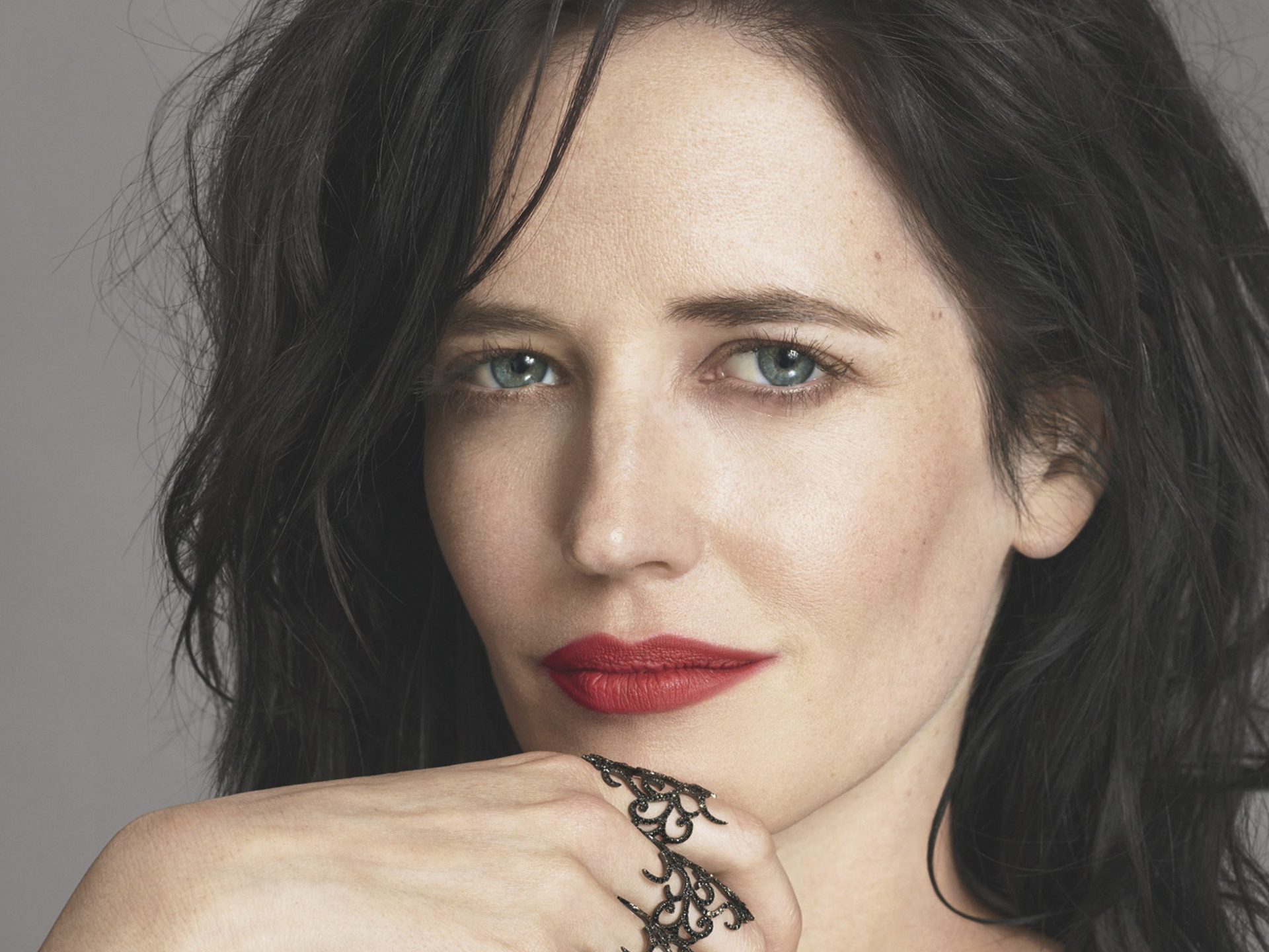 Eva Green as wallpaper, Striking visual, Captivating beauty, Enigmatic charm, 1920x1440 HD Desktop