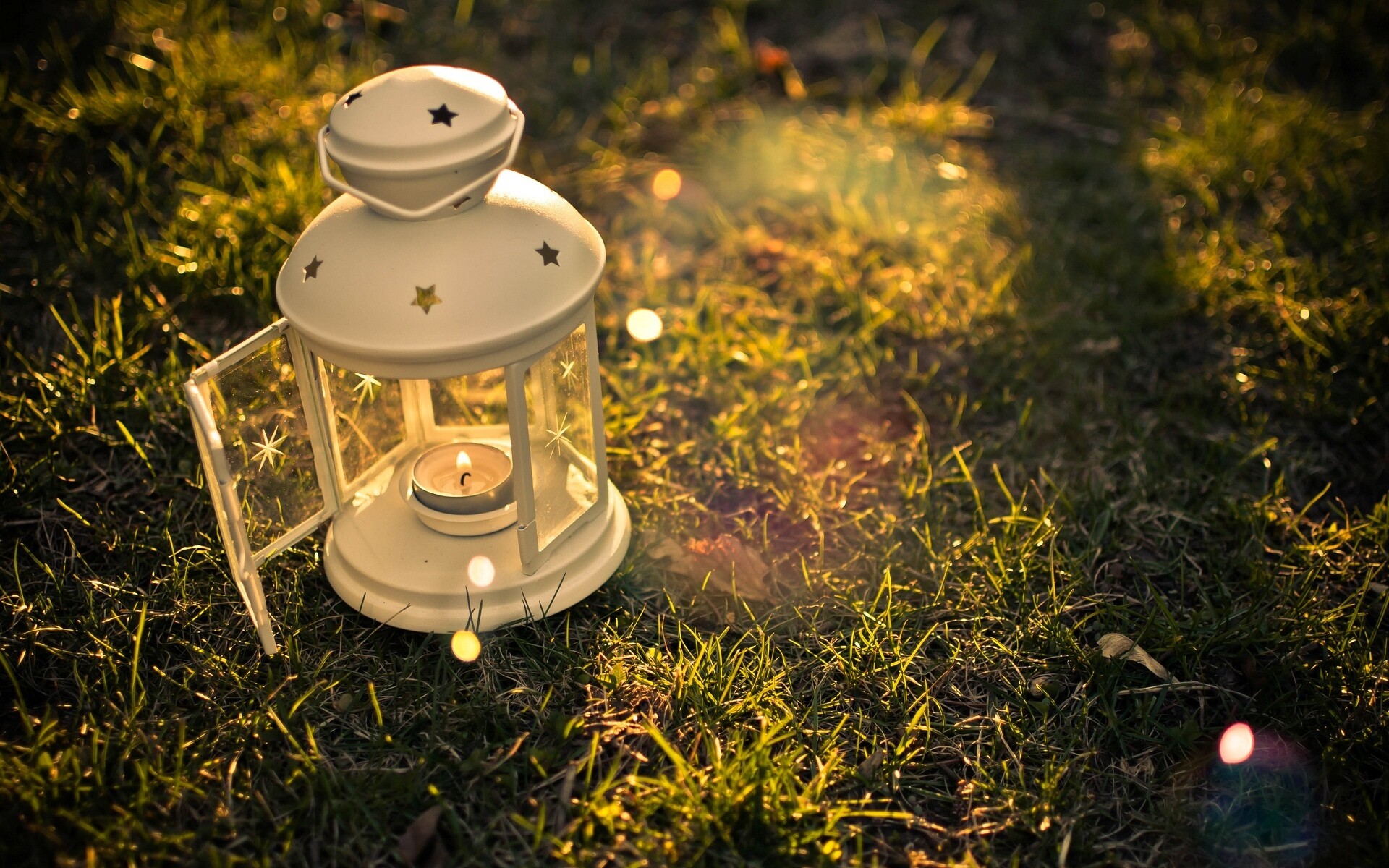 Wonderful mood, Lantern wallpaper, Peaceful scene, Nighttime tranquility, 1920x1200 HD Desktop