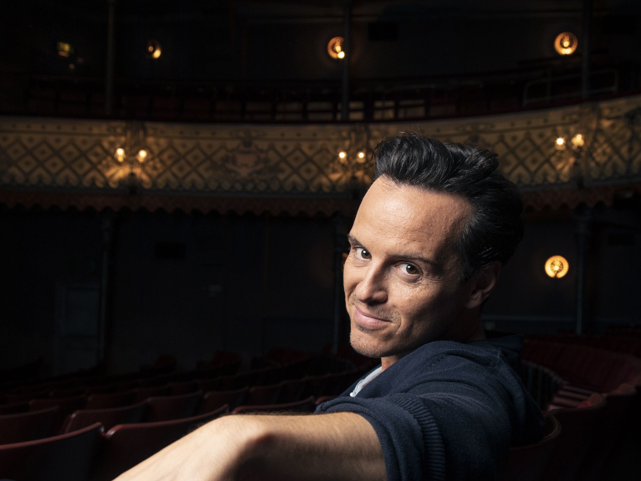 Andrew Scott, hot priest, Stage return, 2050x1540 HD Desktop