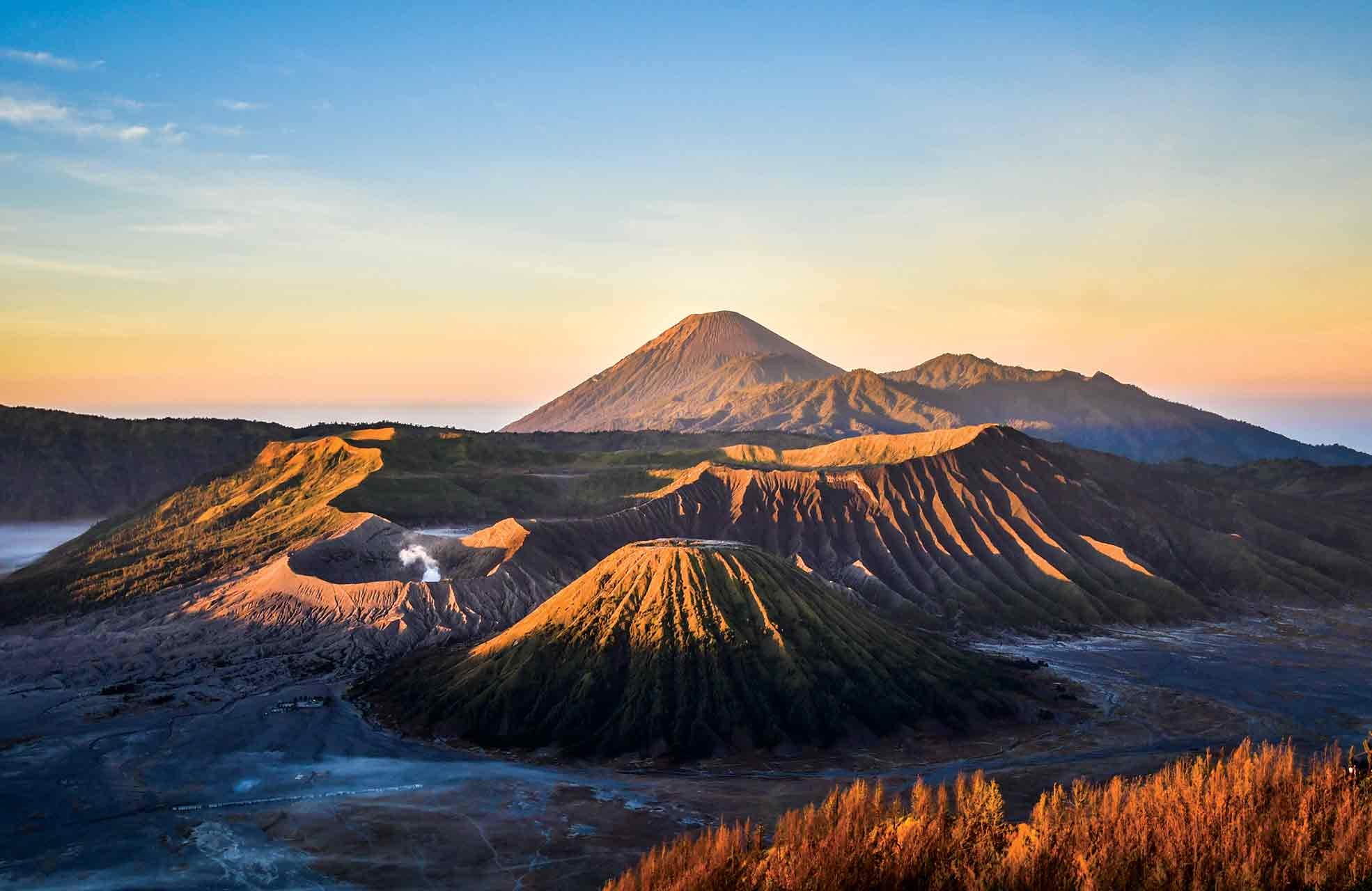 Mount Bromo, The magic of Bromo, Borneotalk, Indonesia, 1970x1280 HD Desktop