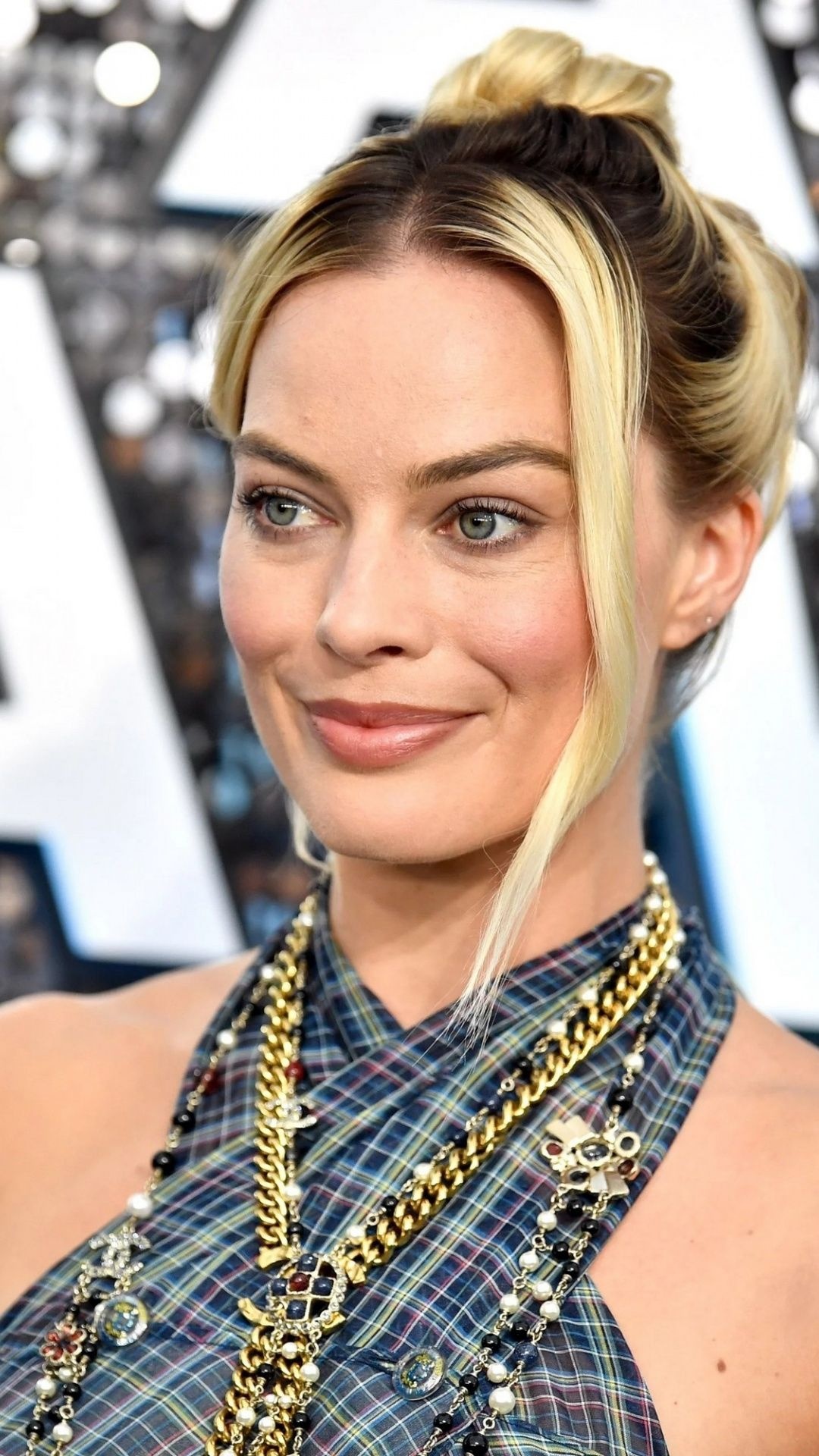 2020 Screen Actors Guild Awards, Margot Robbie Wallpaper, 1080x1920 Full HD Phone