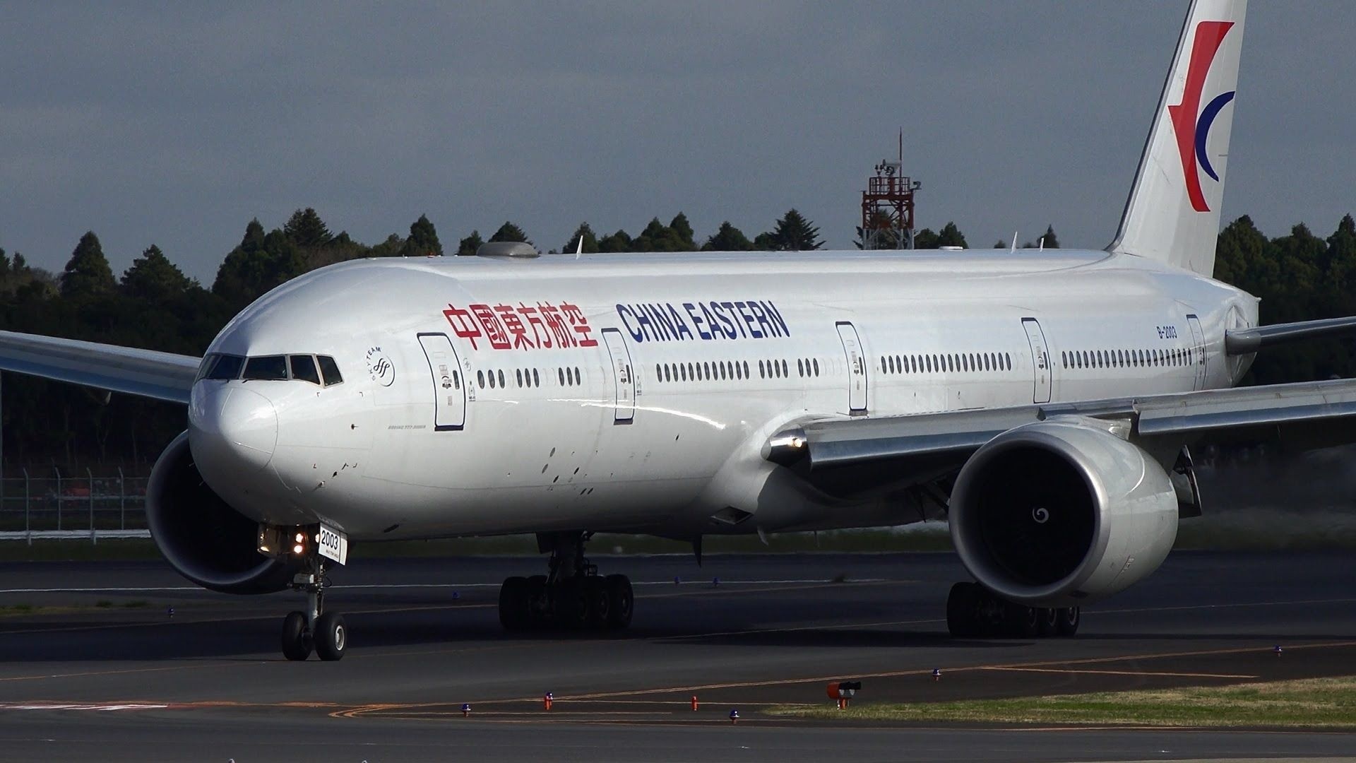 China Eastern Airlines, Airline company, Boeing 777 landing, NRT airport, 1920x1080 Full HD Desktop