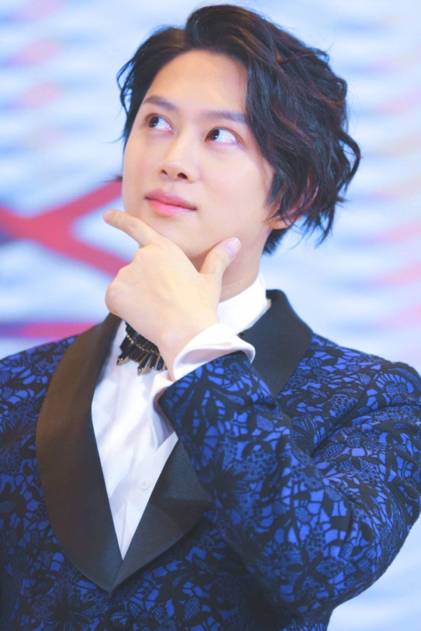 Kim Hee-chul, Multi-talented artist, Super Junior member, K-pop sensation, 1370x2050 HD Phone