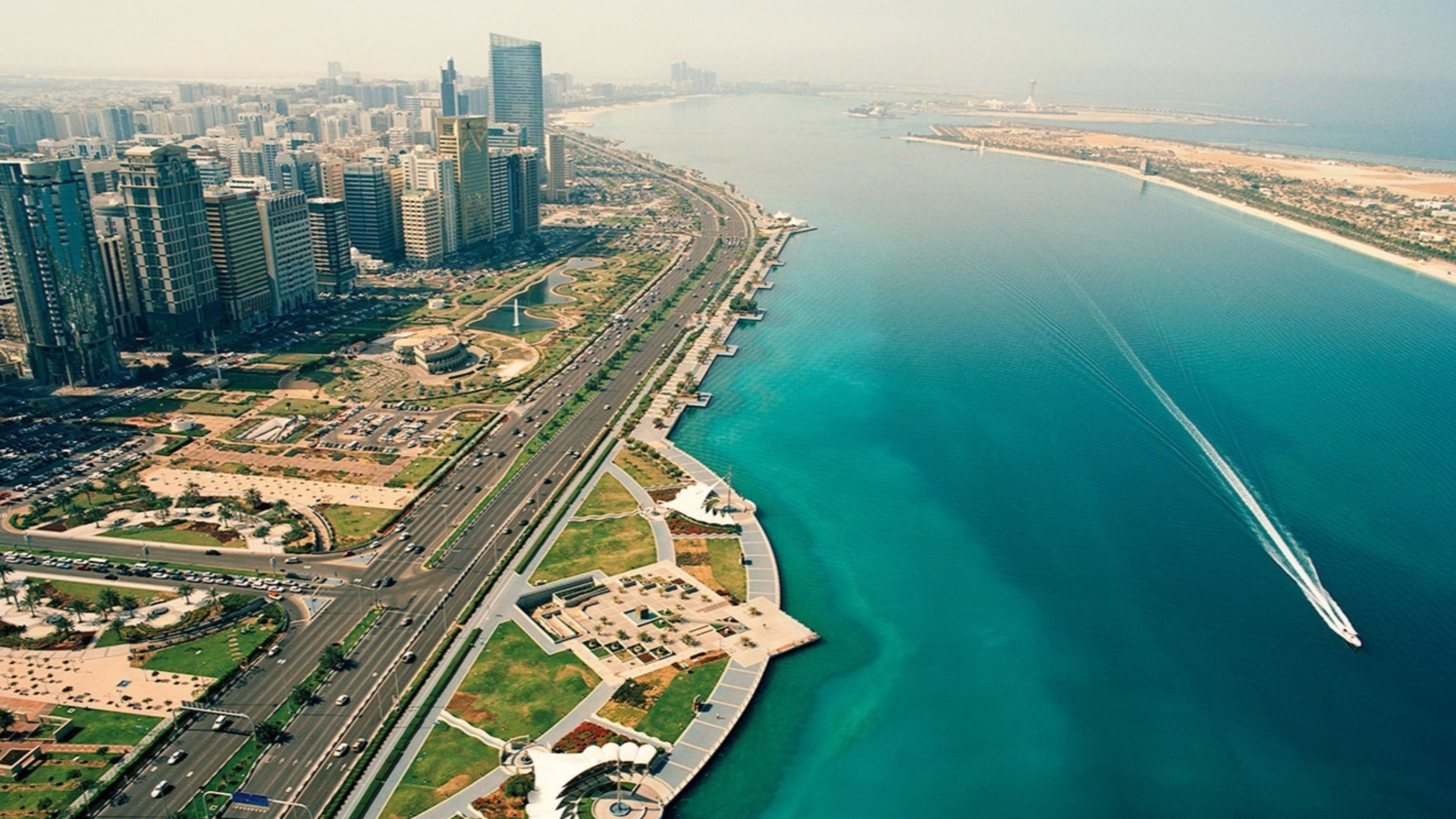 Corniche Beach, Abu Dhabi Wallpaper, 3840x2160 4K Desktop