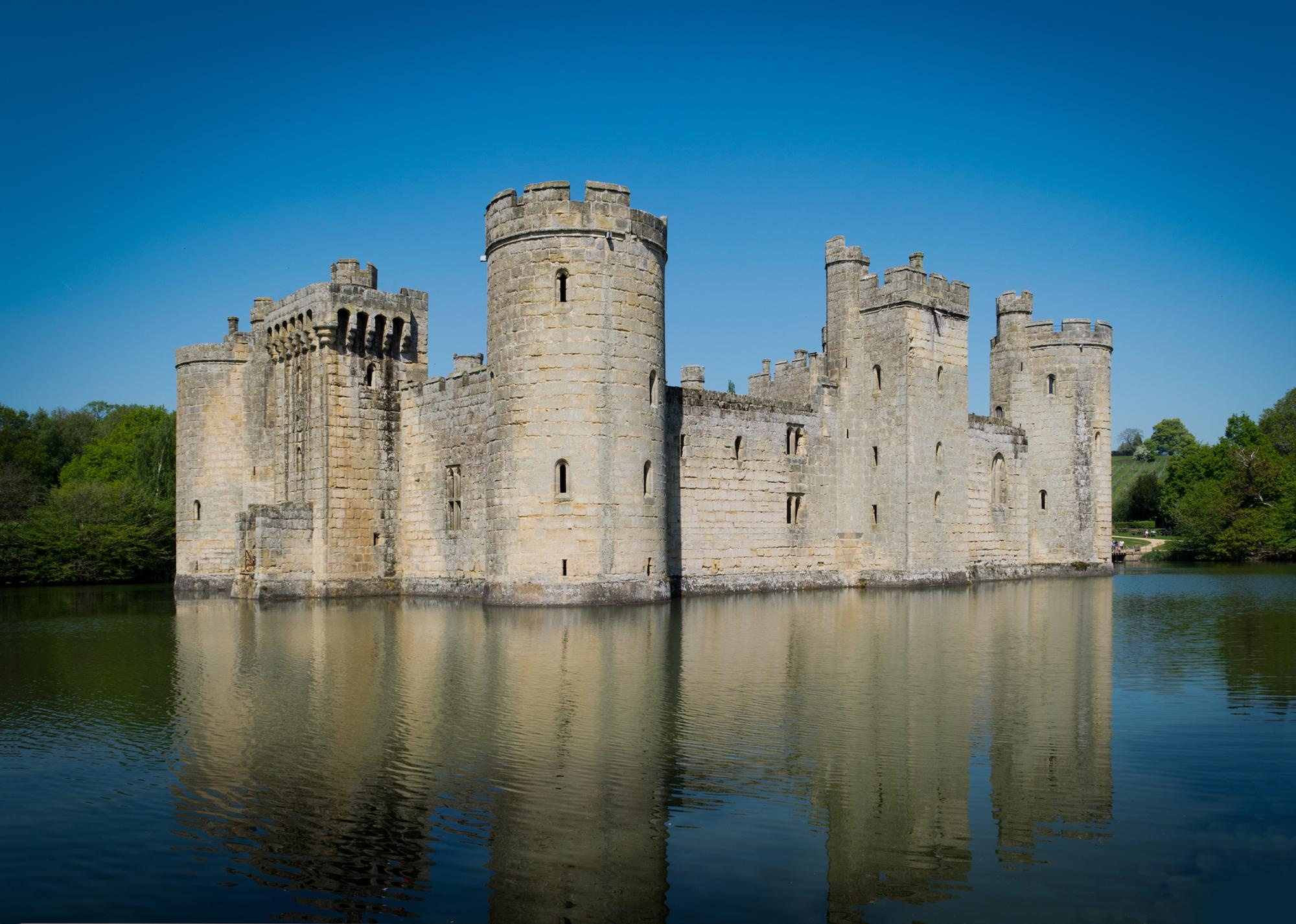 Camping, Best campsites, Sussex, Bodiam Castle, 2000x1430 HD Desktop