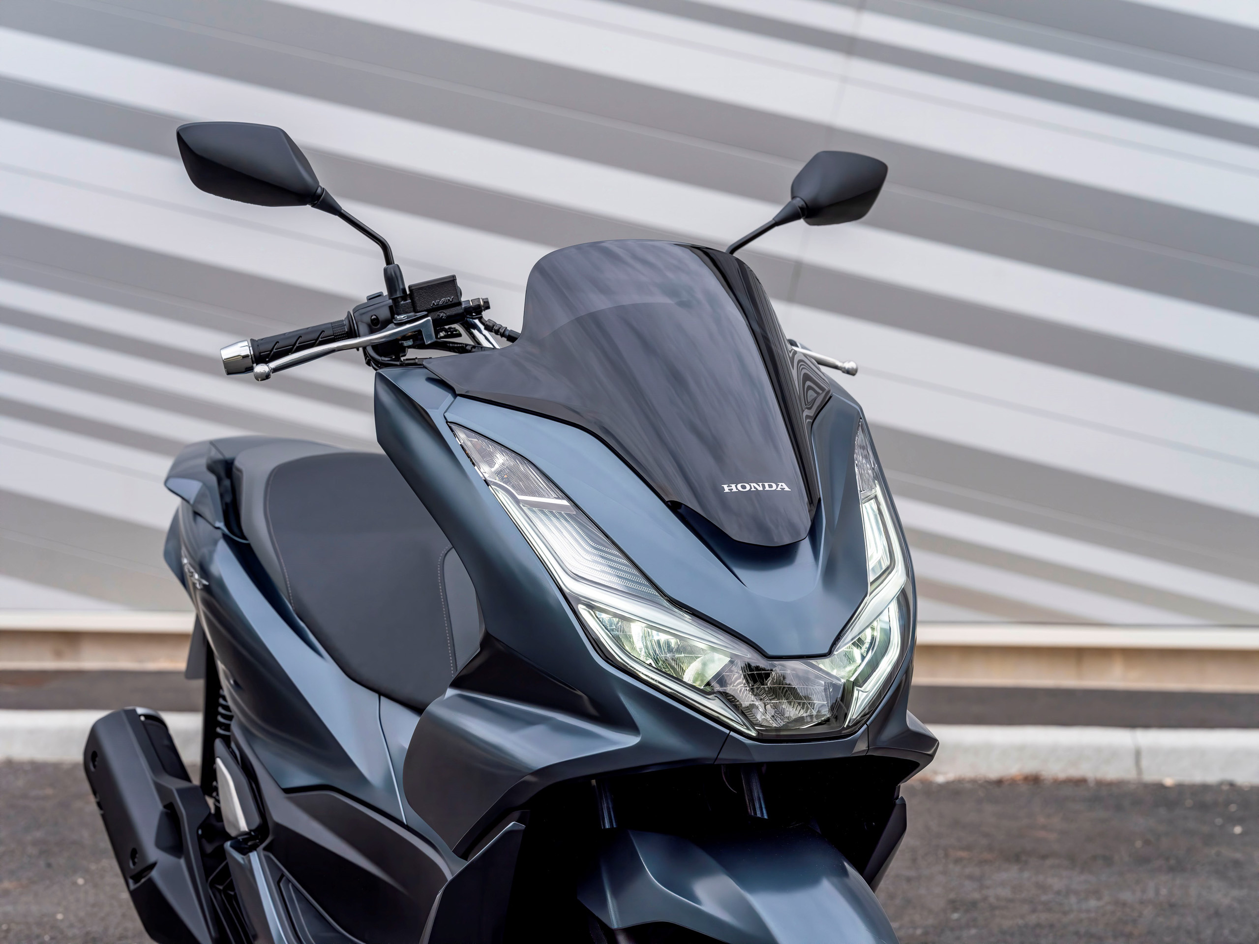 Honda PCX125, 2021 model, Paul Tan's Automotive News, 2560x1920 HD Desktop