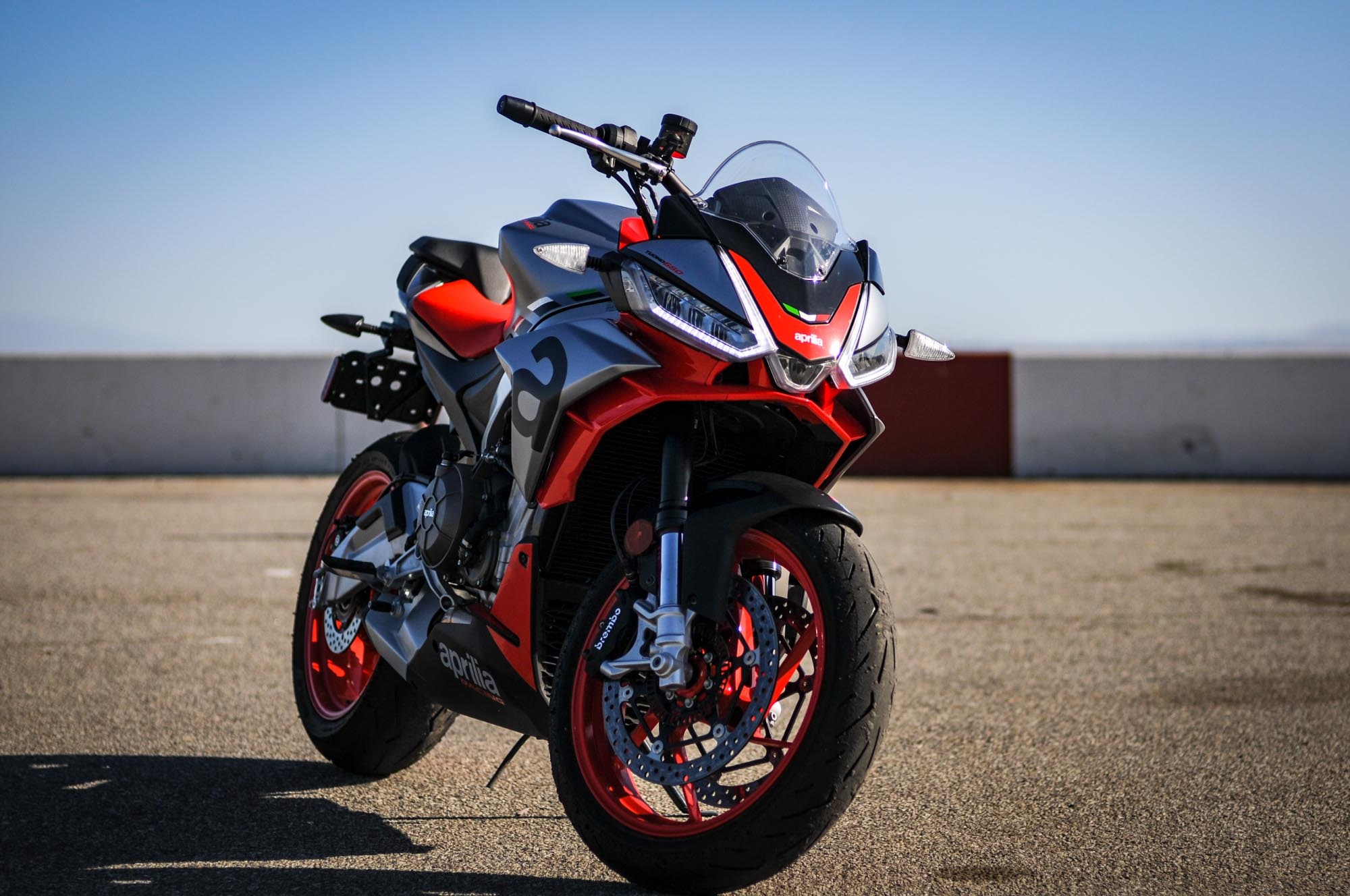 Tuono 660, Aprilia RS 660 Wallpaper, 2000x1330 HD Desktop