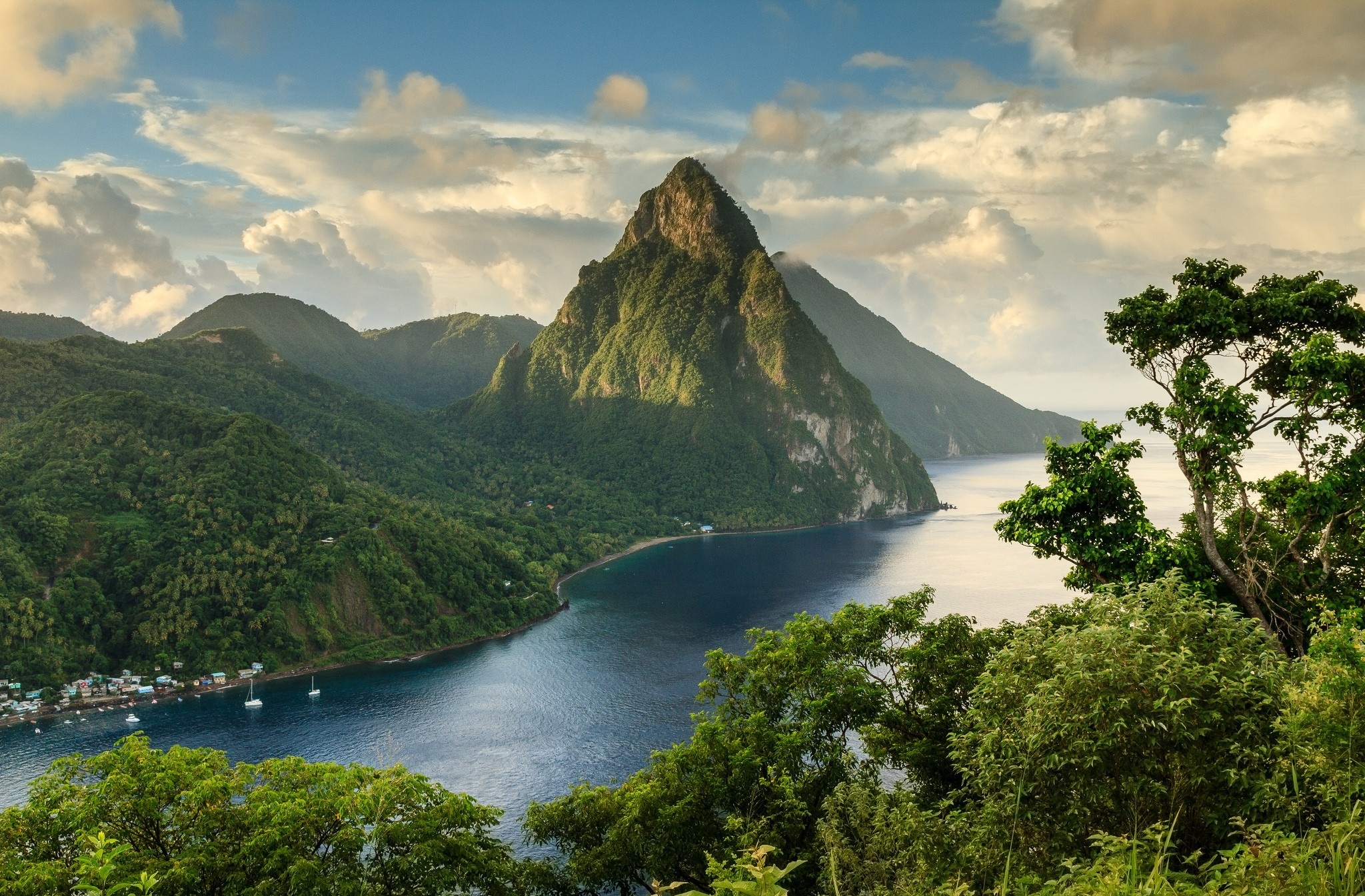 The Pitons, Soufriere, Saint Lucia, HD wallpaper, 2050x1350 HD Desktop