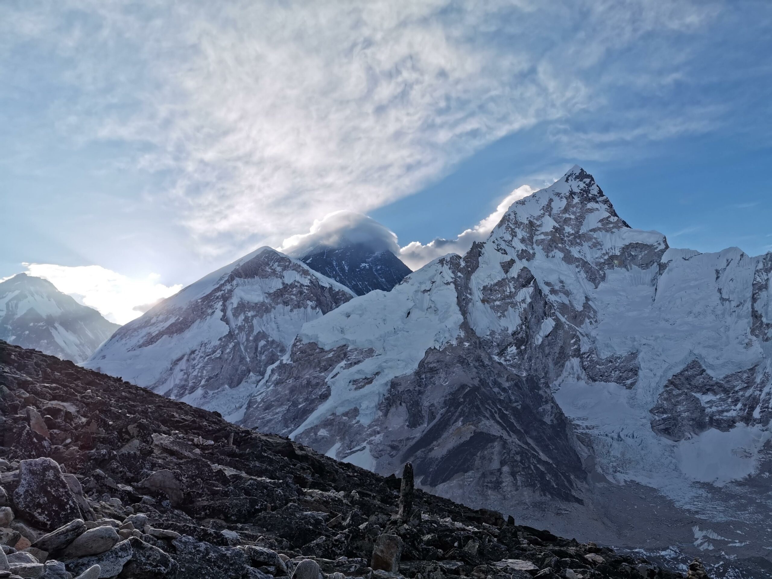 Tibetan Highlands, Bayan Har Mountains, Majestic peaks, Natural beauty, 2560x1920 HD Desktop