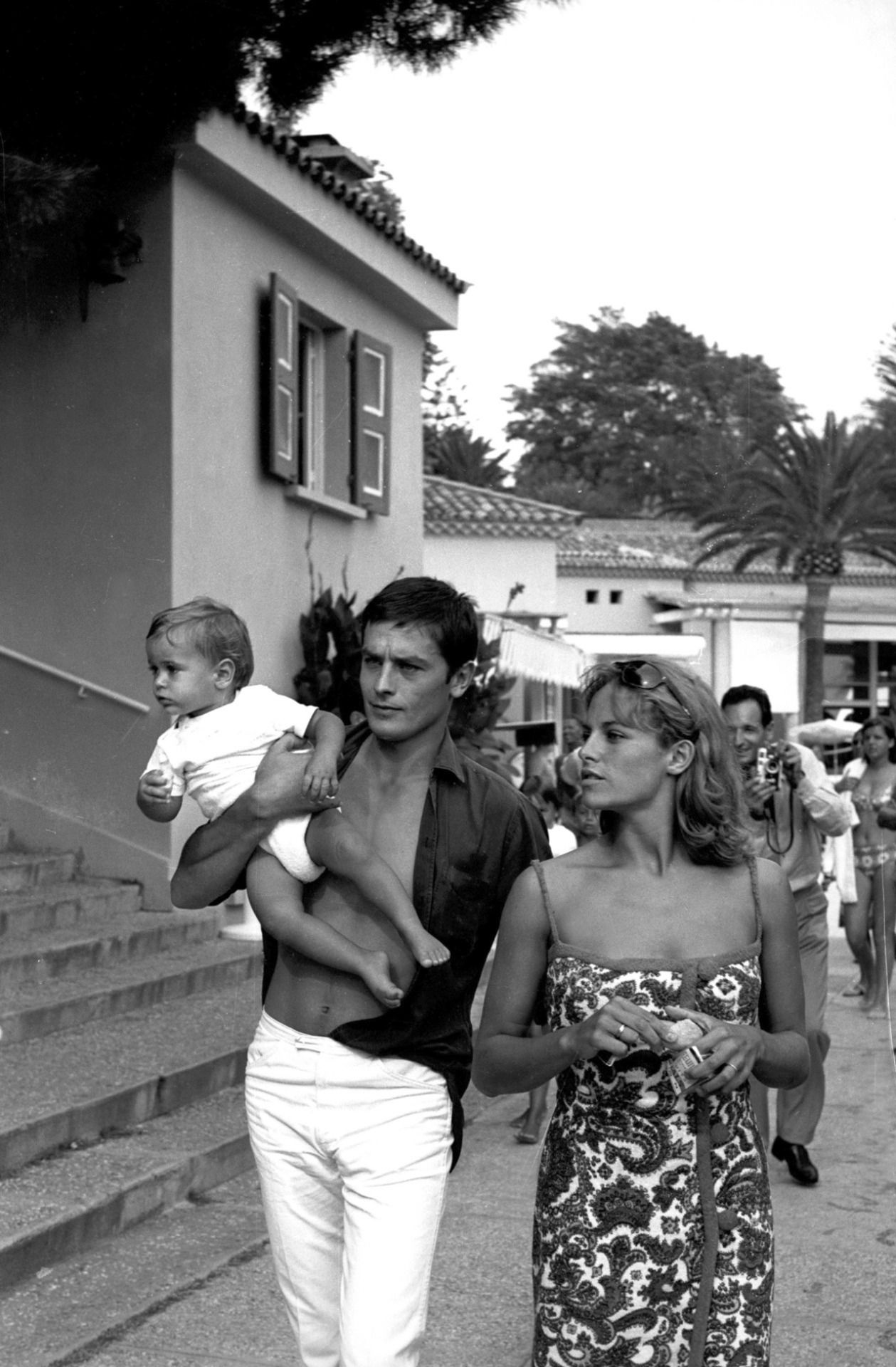 Alain Delon summer, Alain Delon Nathalie, Alain and Nathalie, Fear not, 1260x1920 HD Phone