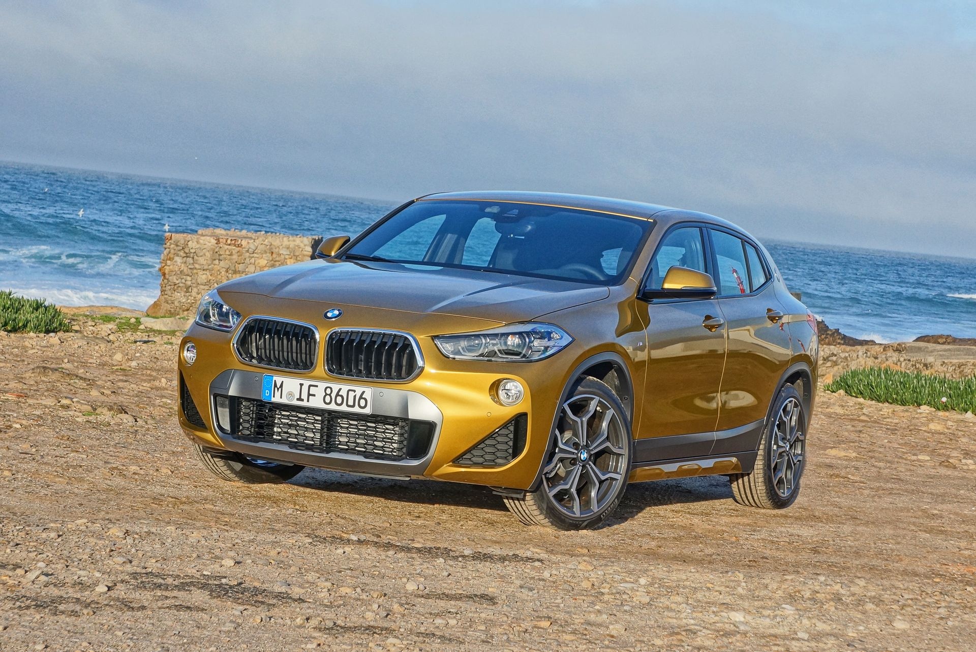 BMW X2, Fahrbericht, Mnchner Leichtathletik, GTspirit, 1920x1290 HD Desktop