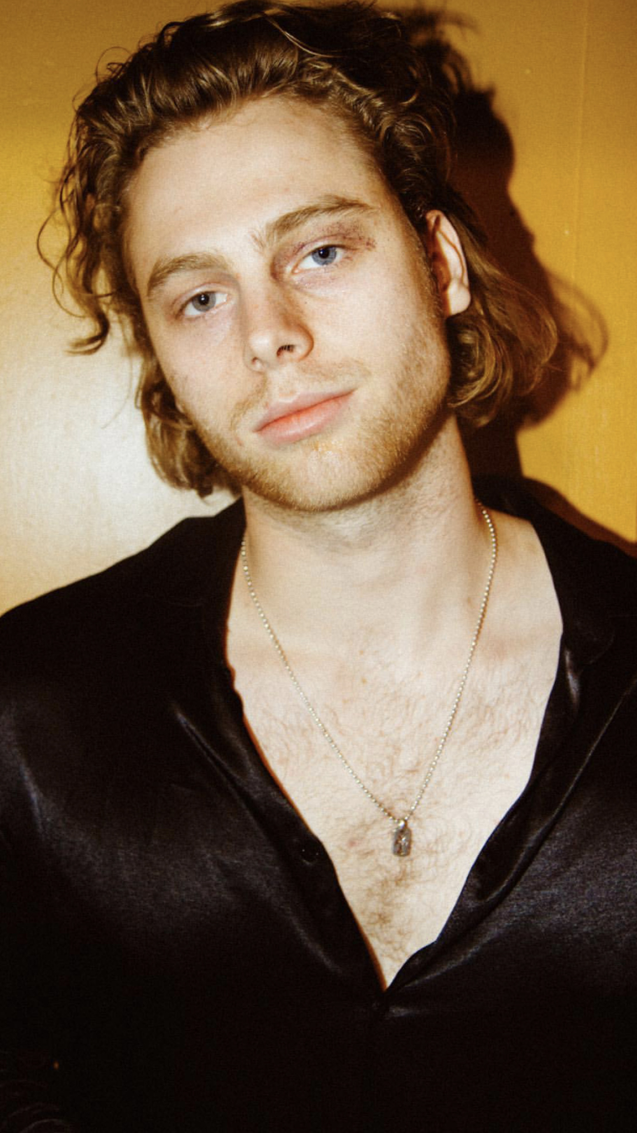 Luke Hemmings, Five SOS, Bookloverfilmoholic, 1250x2210 HD Phone