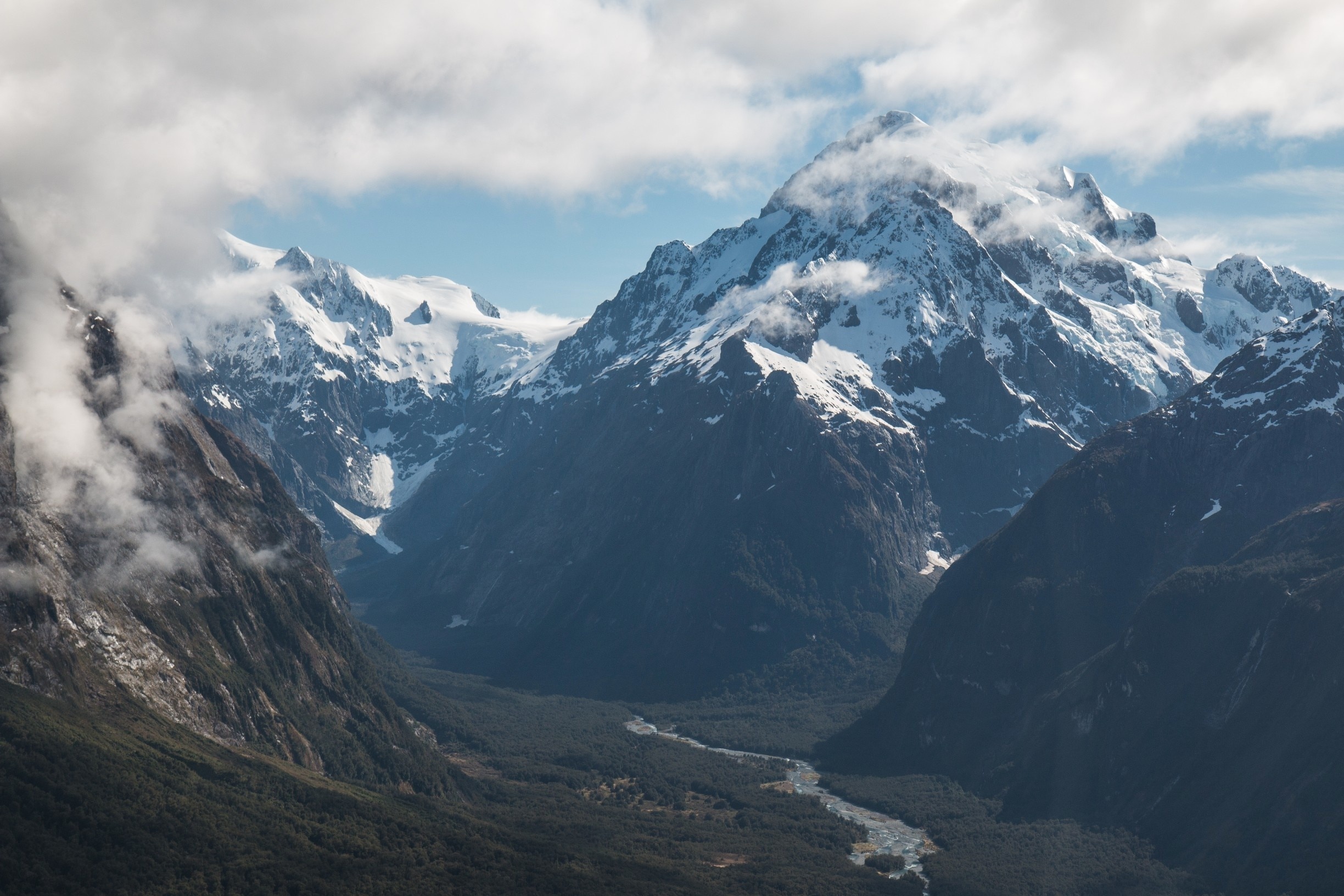 Fiordland National Park, Te Anau holiday homes, New Zealand getaway, Perfect vacation, 2450x1640 HD Desktop