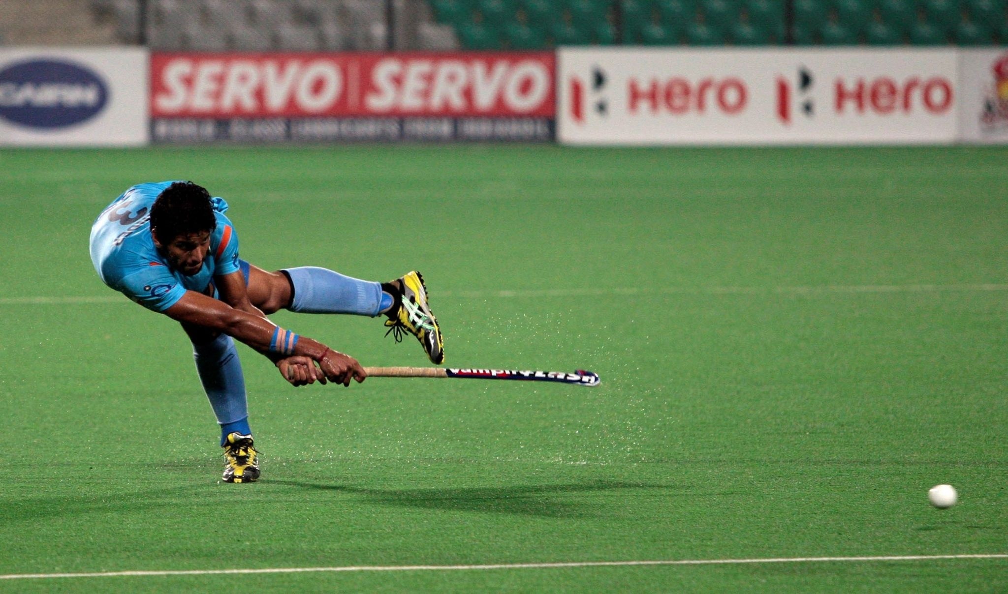 Rupinder Pal Singh, Field Hockey Wallpaper, 2050x1210 HD Desktop