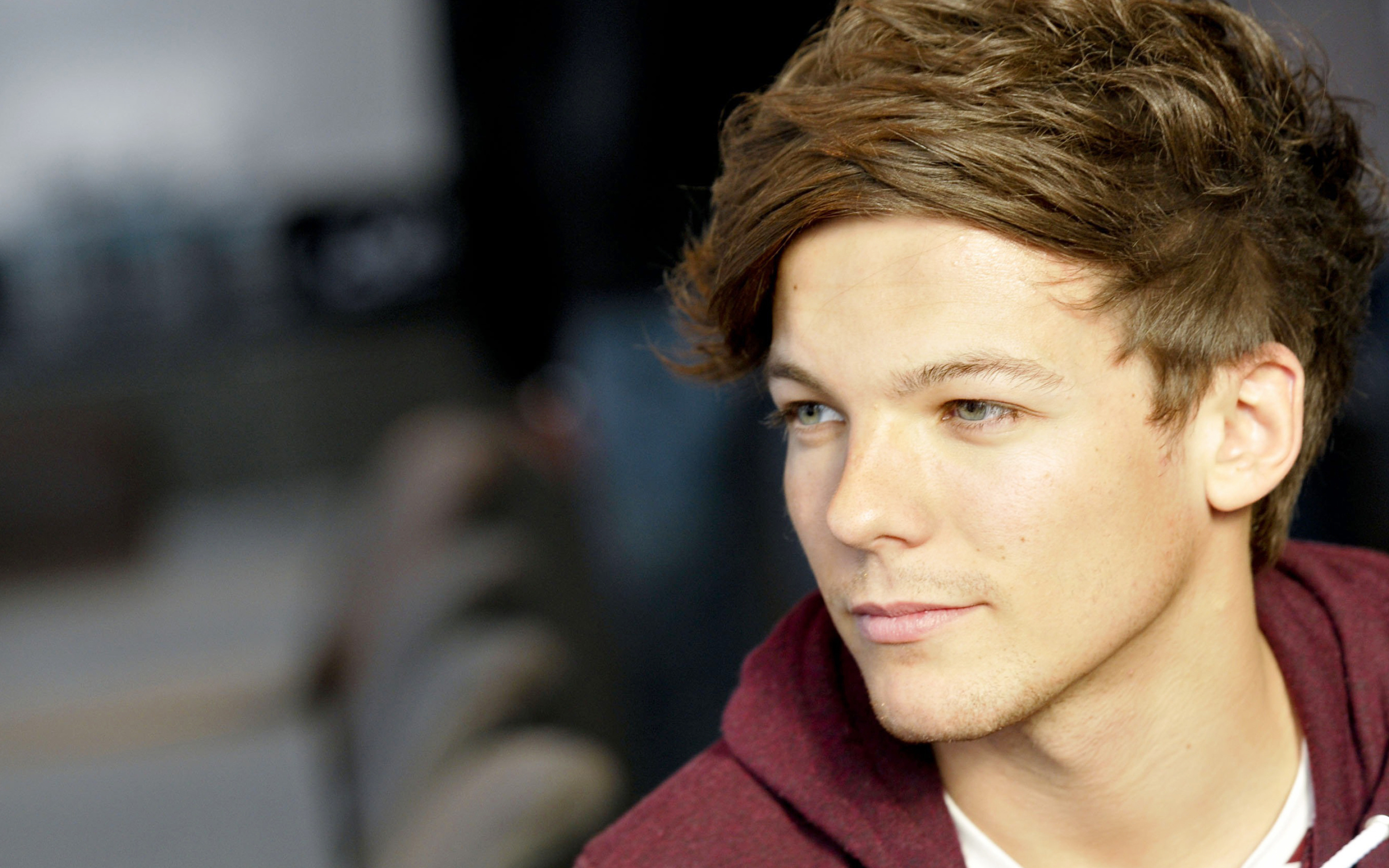 Louis Tomlinson wallpaper, 3050x1910 HD Desktop