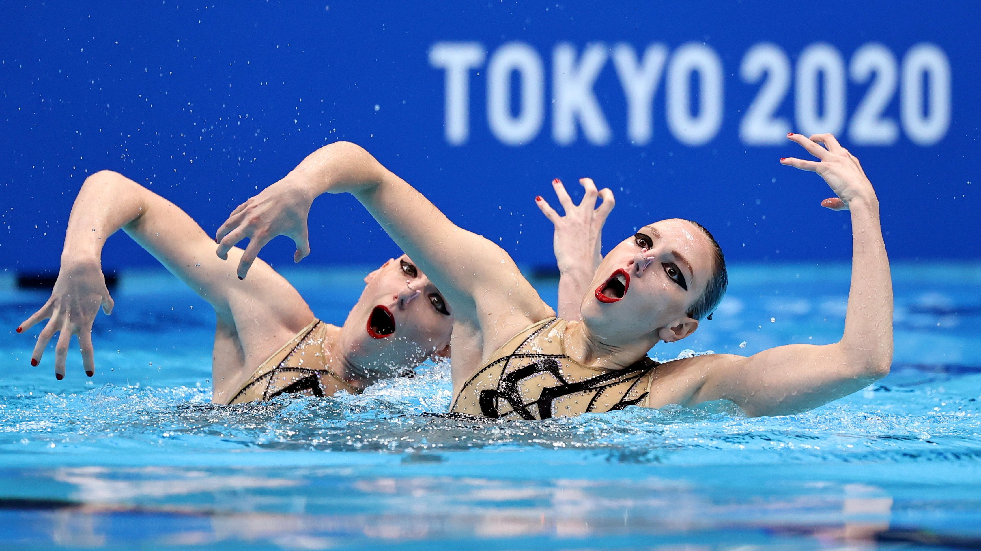 Svetlana Kolesnichenko and Svetlana Romashina, Synchronized Swimming Wallpaper, 3400x1920 HD Desktop