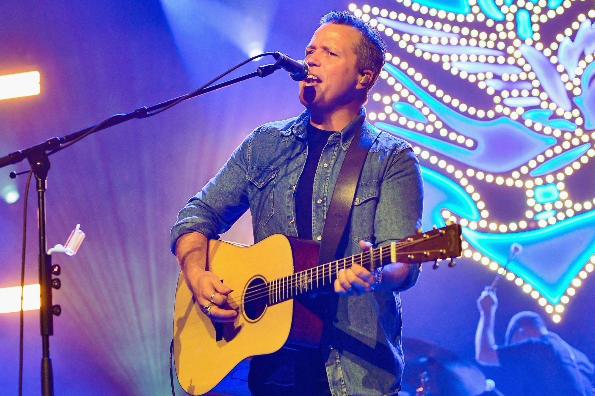 Jason Isbell, Residency and live album, Ewcom, 2000x1340 HD Desktop