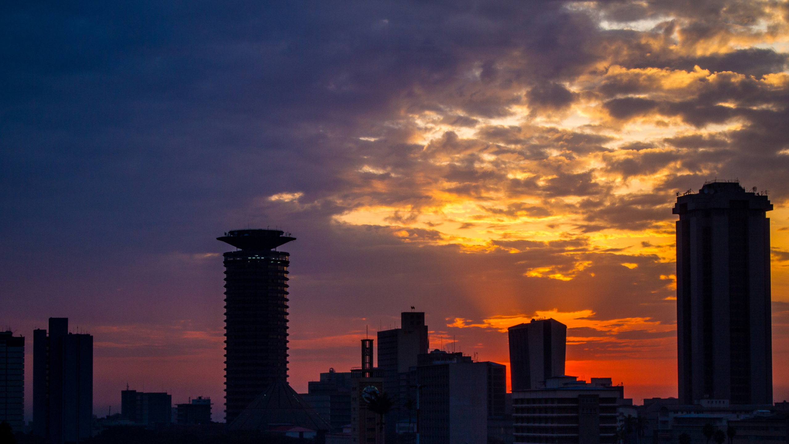 Home in Kenya, Amazon fronts, African landscapes, Nature's sanctuary, 2560x1440 HD Desktop