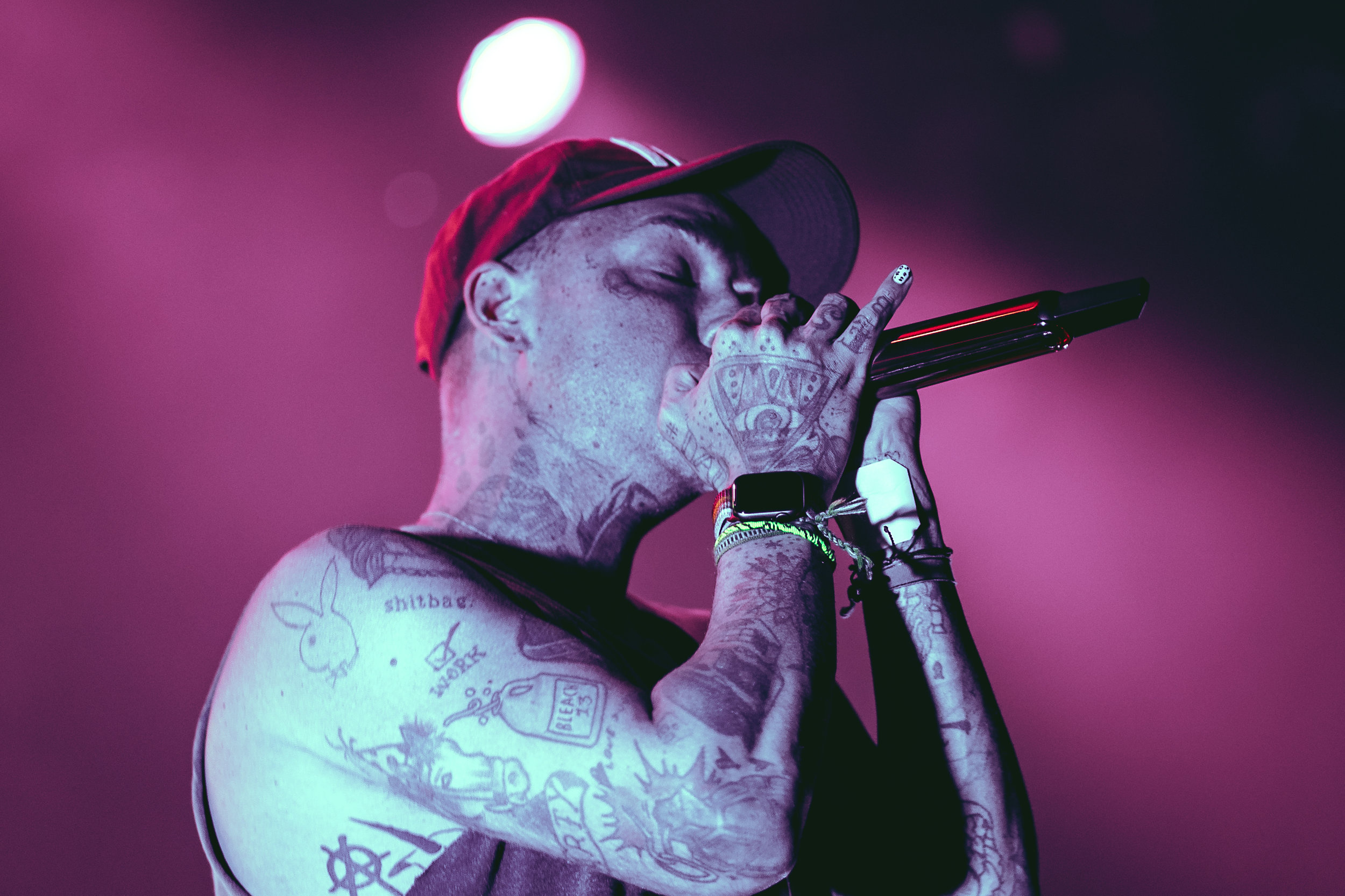 Blackbear, Music artist, Bolderbeat photo gallery, Singer's journey, 2500x1670 HD Desktop