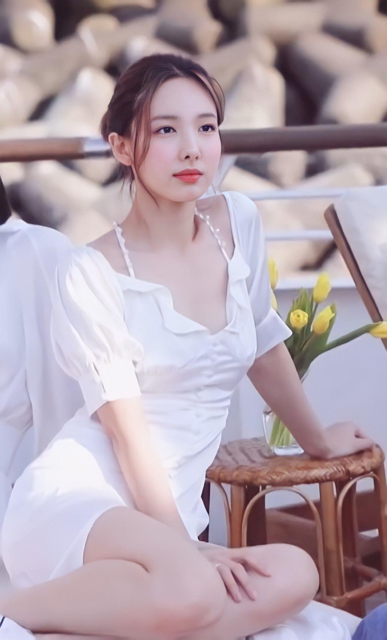 Nayeon photo, Stunning visuals, Nayeon du, Mesmerizing eyes, 1310x2160 HD Phone