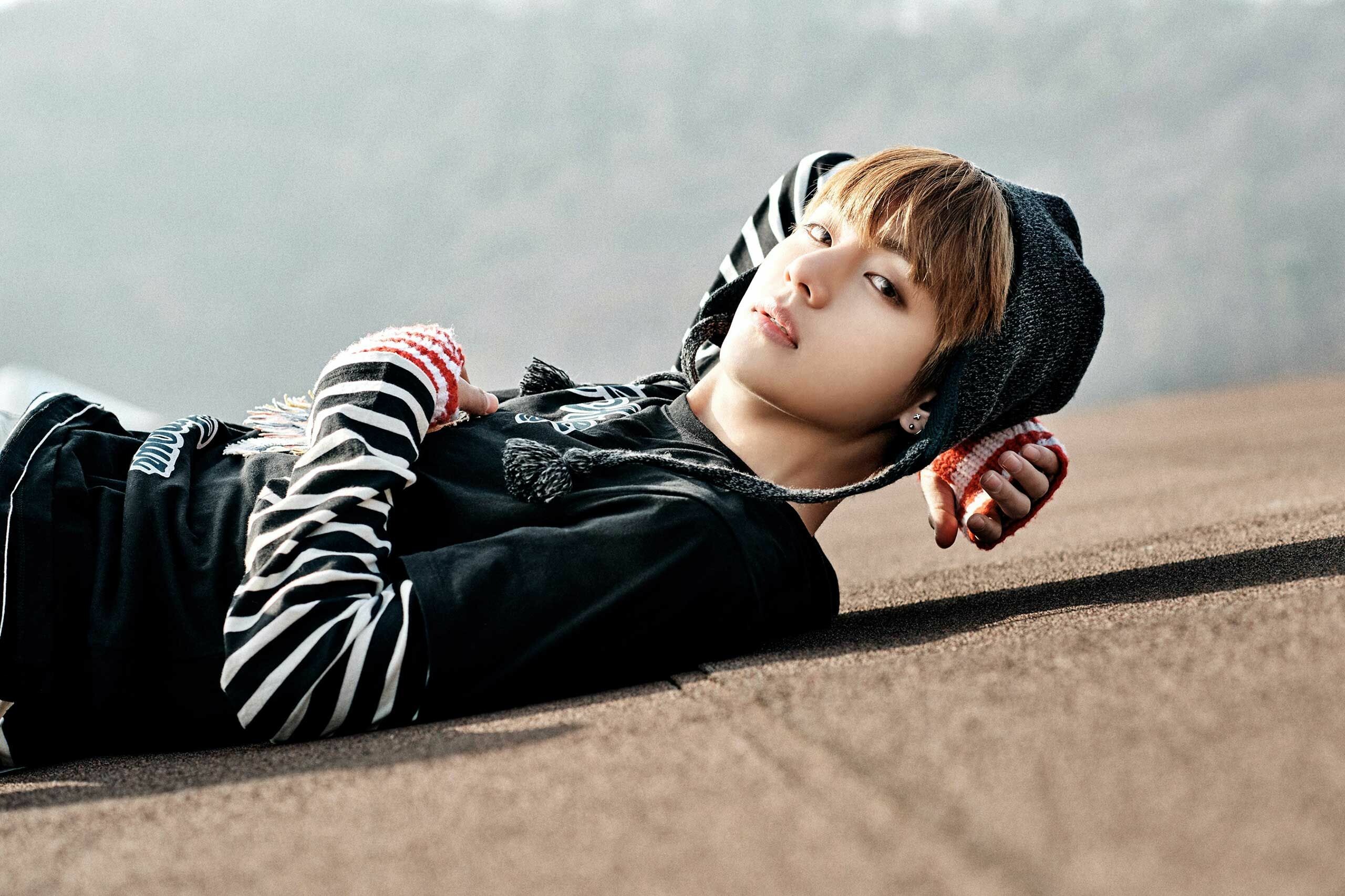 BTS V cute wallpaper, Laptop, 2560x1710 HD Desktop