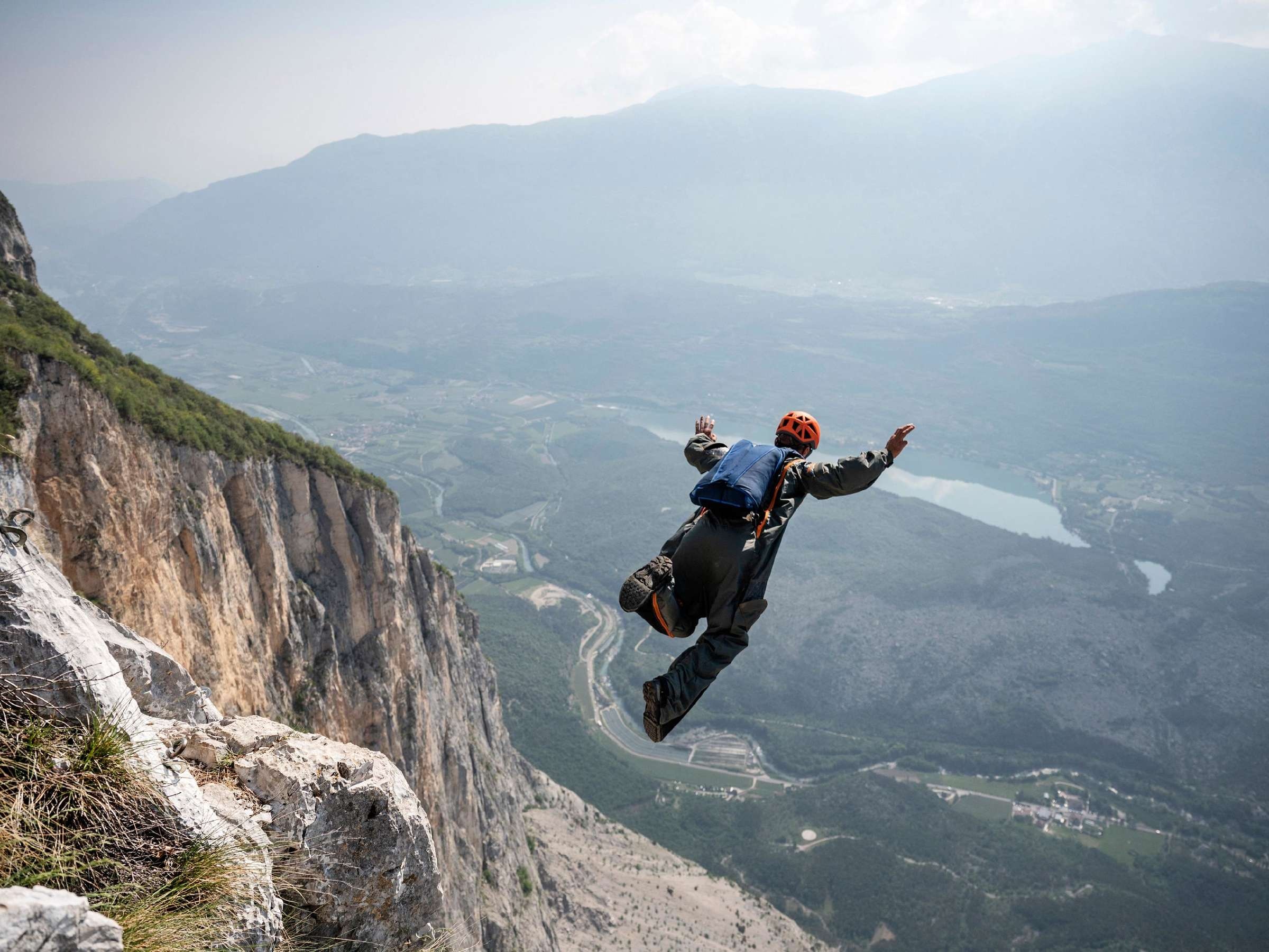 Monte Brento, BASE Jumping Wallpaper, 2400x1800 HD Desktop