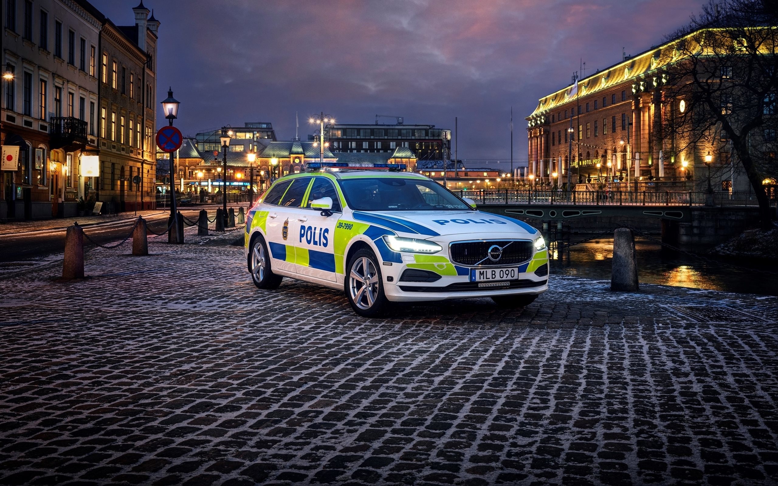 Police Car, Volvo V90 Wallpaper, 2560x1600 HD Desktop